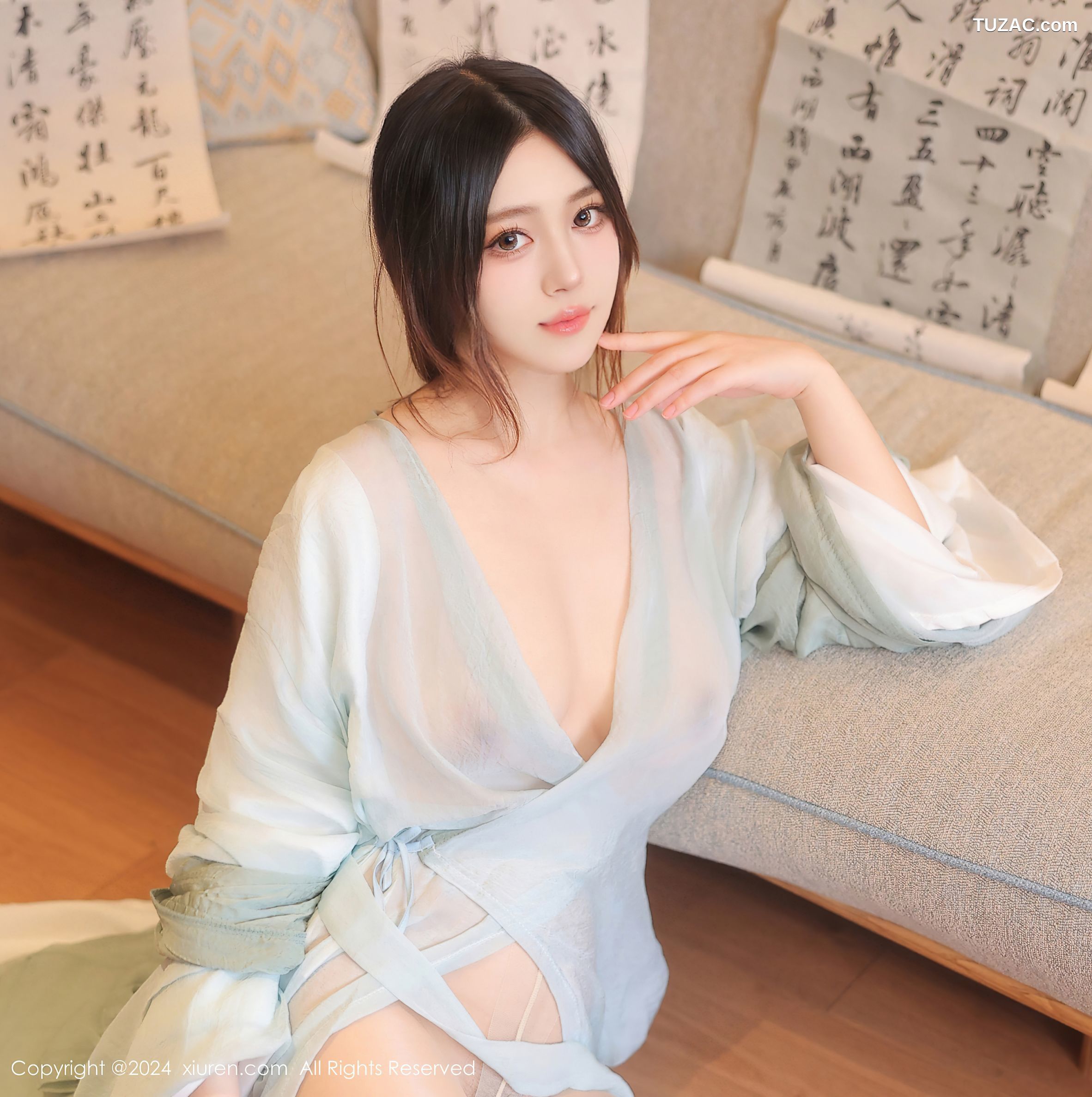 XiuRen秀人网-8937-蛋蛋宝-淡绿古风长衫轻透纱衣爆乳-2024.07.30