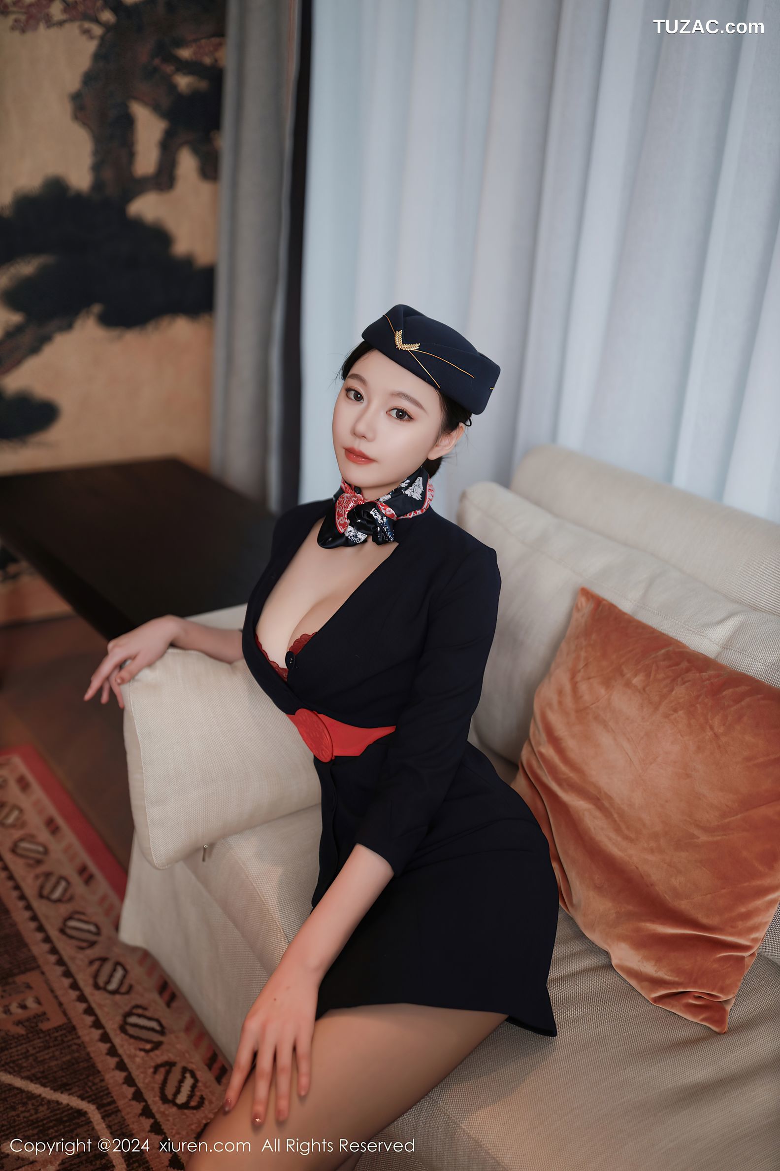 XiuRen秀人网-8942-安然anran-迪拜旅拍-深蓝色空姐制服裙装红色内衣黑丝-2024.07.30