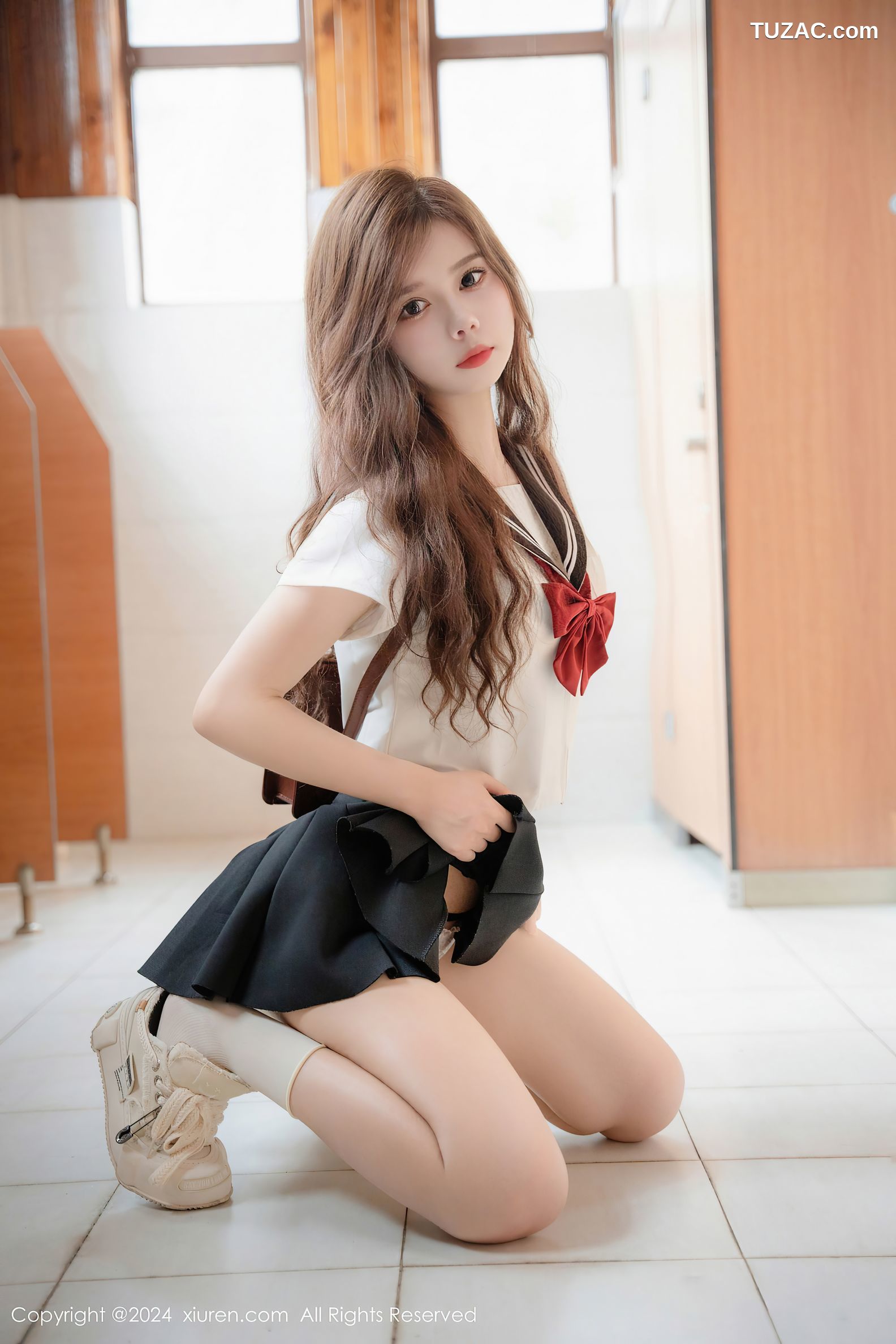 XiuRen秀人网-8948-拍黄瓜girl-首套-学生装水手服深灰短裙-2024.08.01