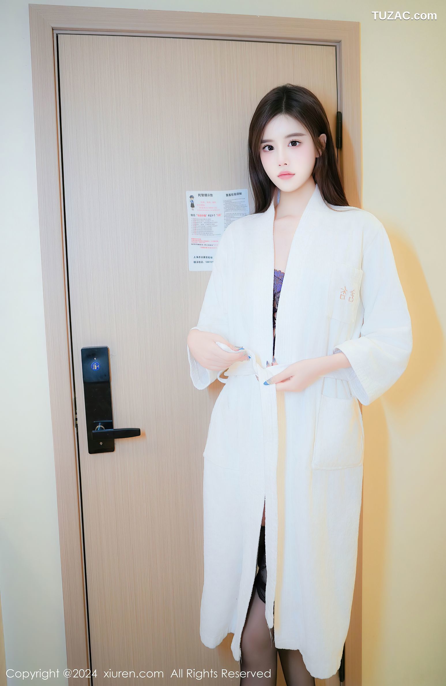 XiuRen秀人网-8965-Erikaki-白色浴袍轻透紫色蕾丝黑丝爆乳-2024.08.02