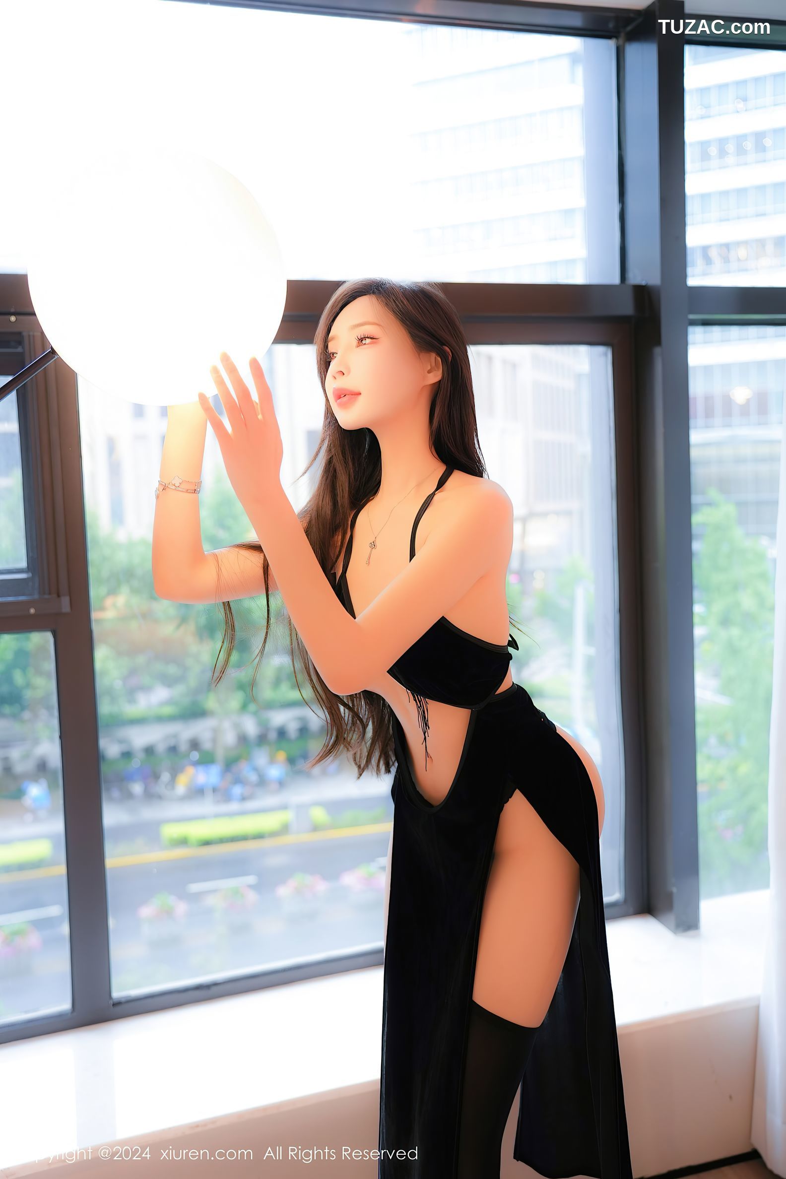 XiuRen秀人网-8990-Carol周妍希X-新疆心愿旅拍-黑色情趣内衣黑丝爆乳-2024.08.09