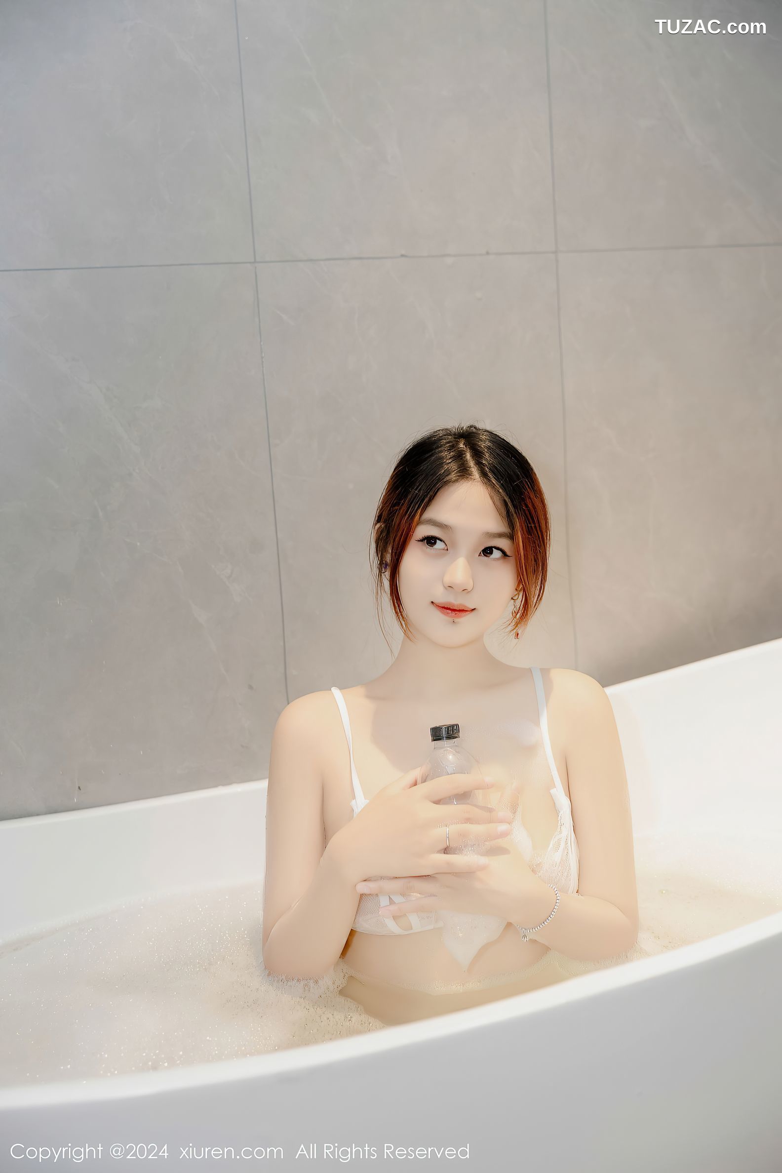 XiuRen秀人网-9037-吴婷婉-首套写真-女学生水手制服-白蕾丝-黑蕾丝情趣内衣-2024.08.20