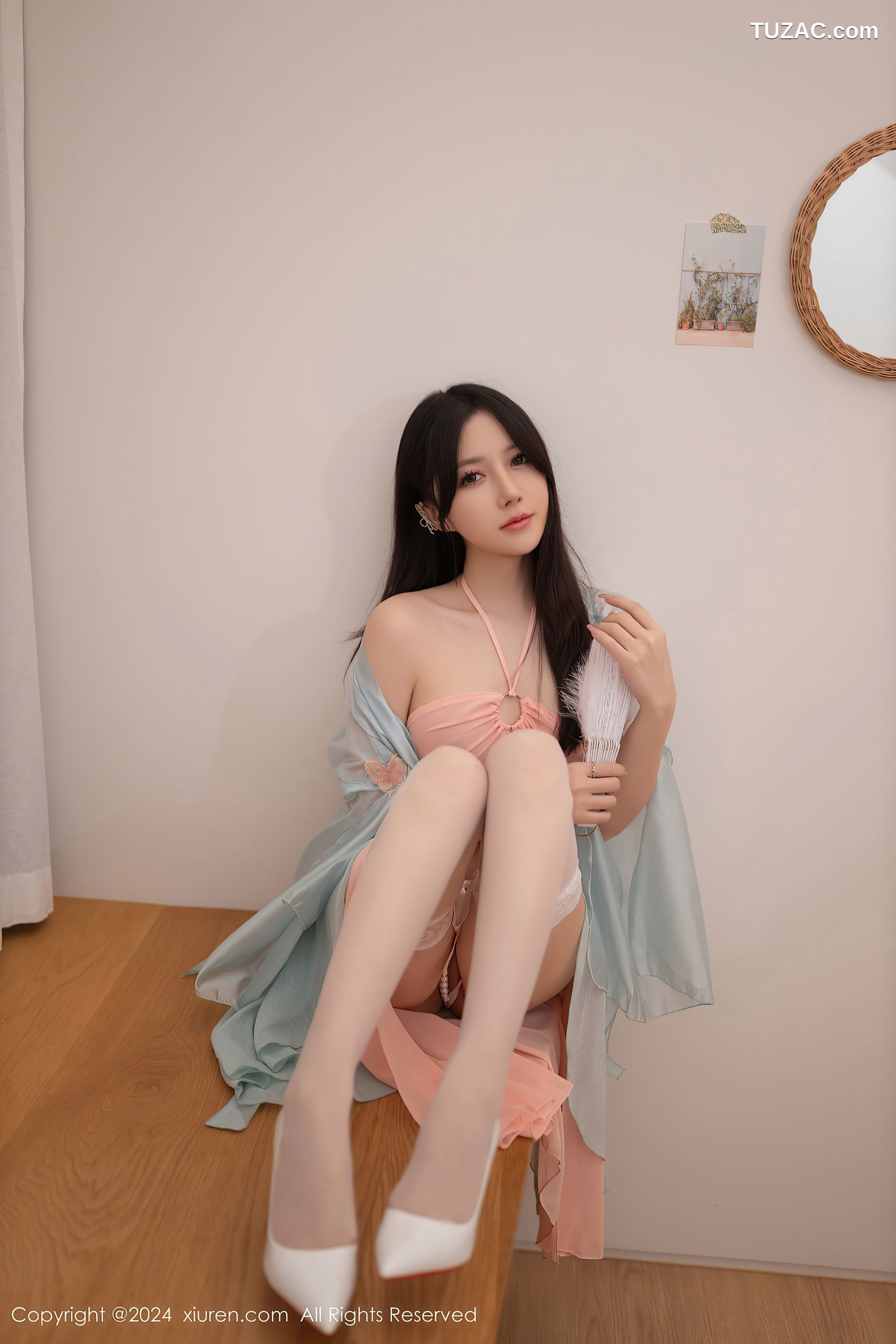 XiuRen秀人网-9093-鱼子酱Fish-古风绿衫粉红抹胸-2024.08.30
