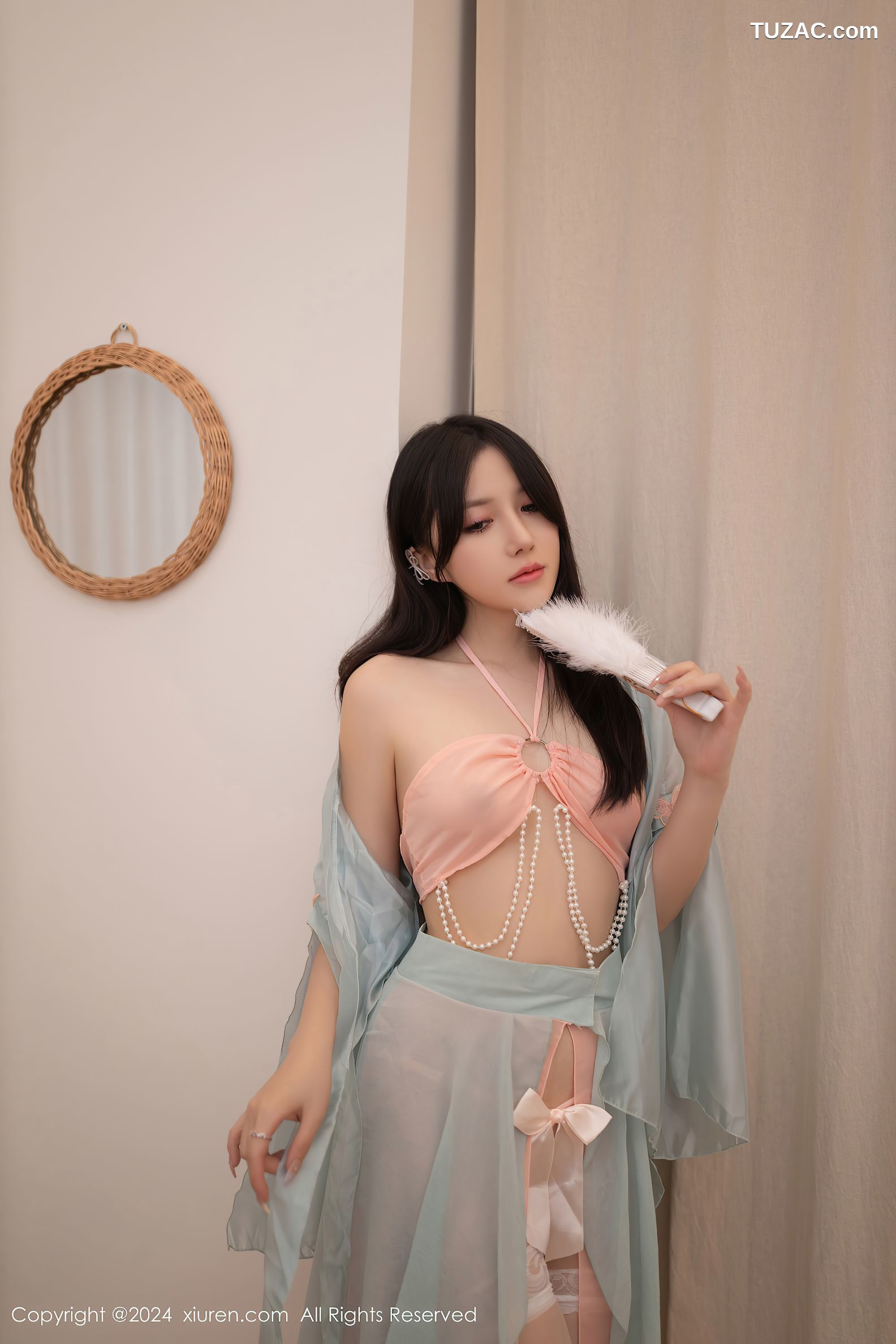 XiuRen秀人网-9093-鱼子酱Fish-古风绿衫粉红抹胸-2024.08.30