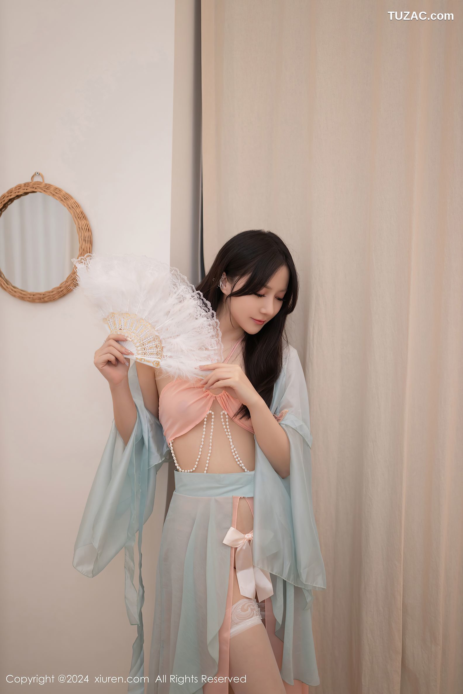 XiuRen秀人网-9093-鱼子酱Fish-古风绿衫粉红抹胸-2024.08.30