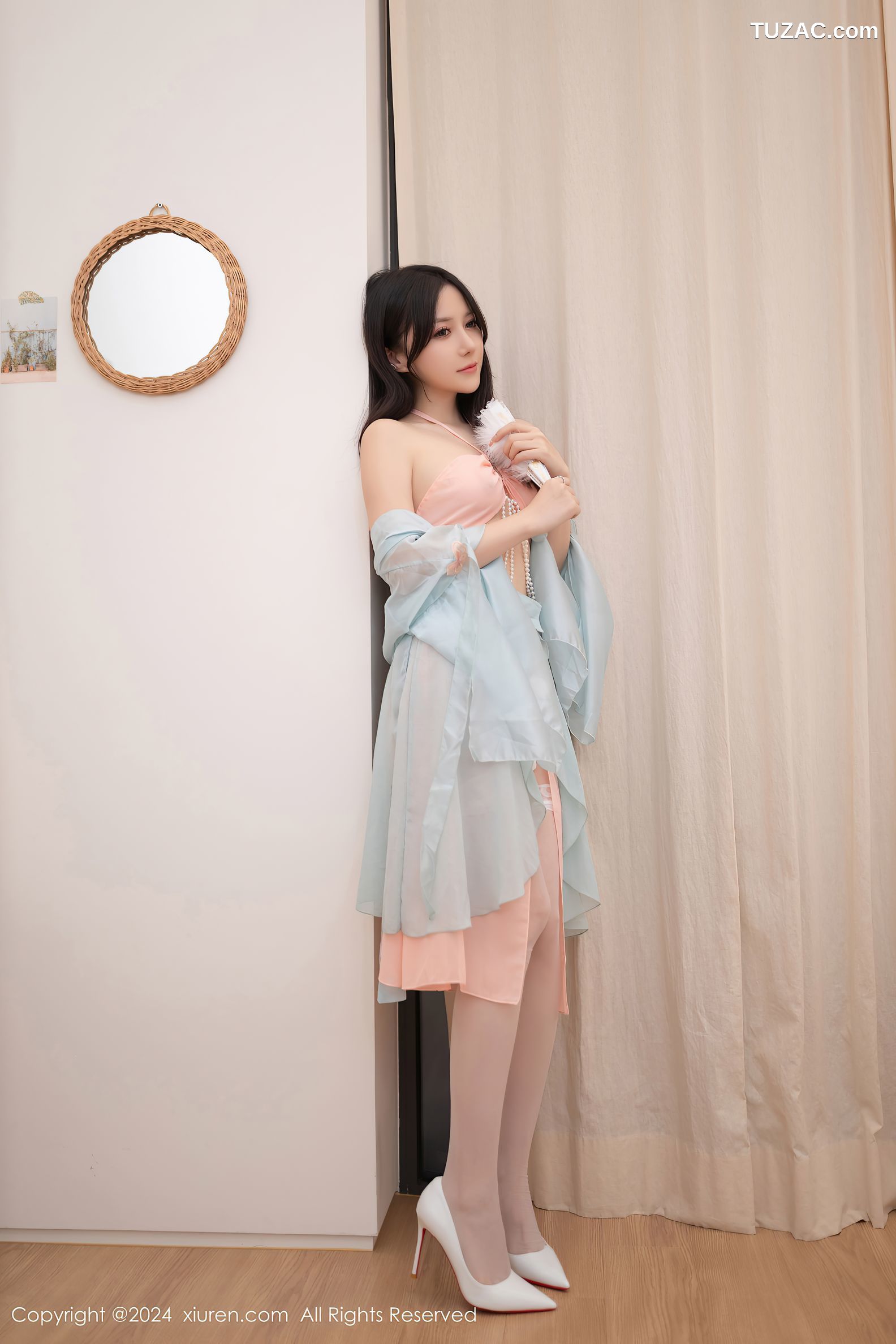 XiuRen秀人网-9093-鱼子酱Fish-古风绿衫粉红抹胸-2024.08.30