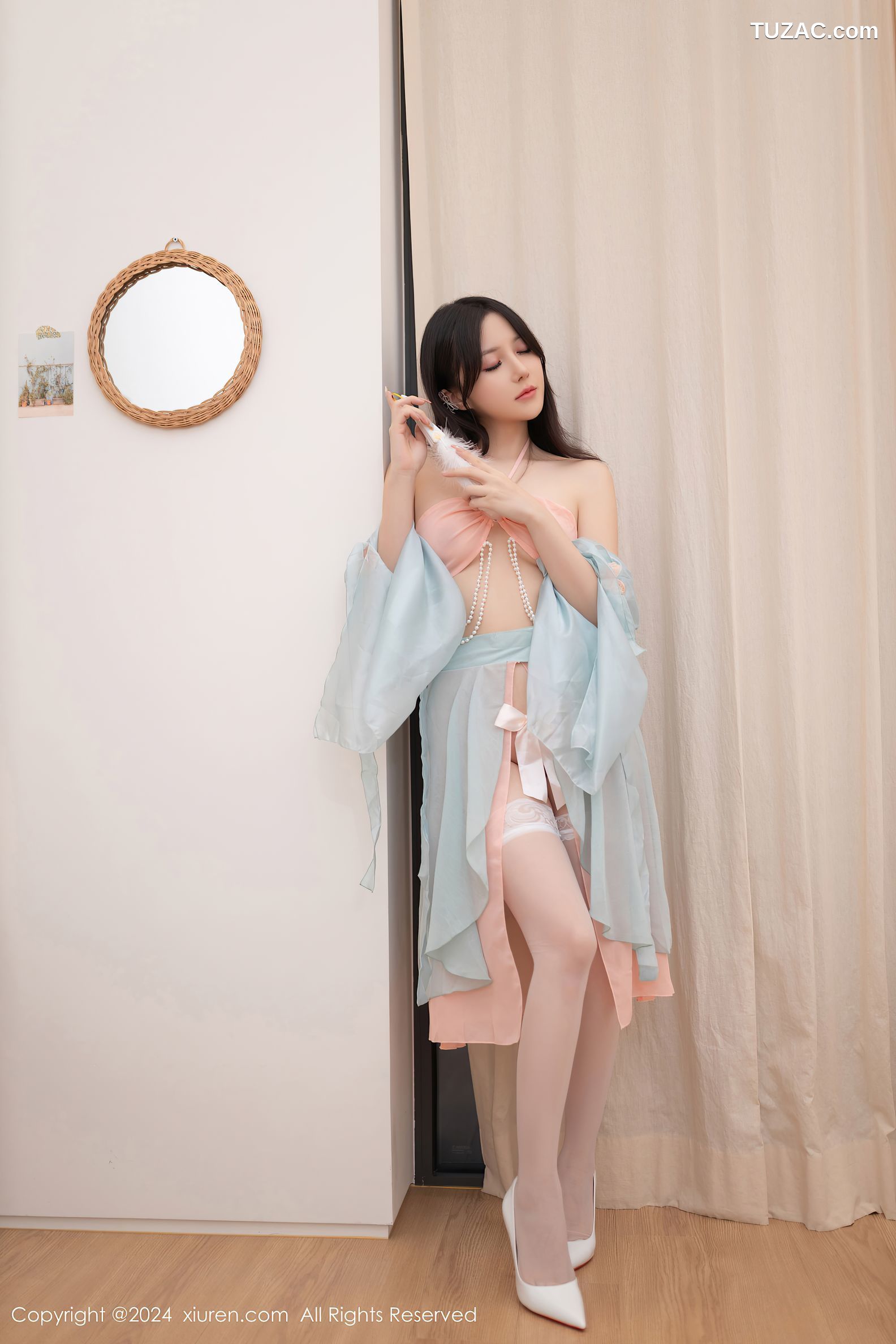 XiuRen秀人网-9093-鱼子酱Fish-古风绿衫粉红抹胸-2024.08.30
