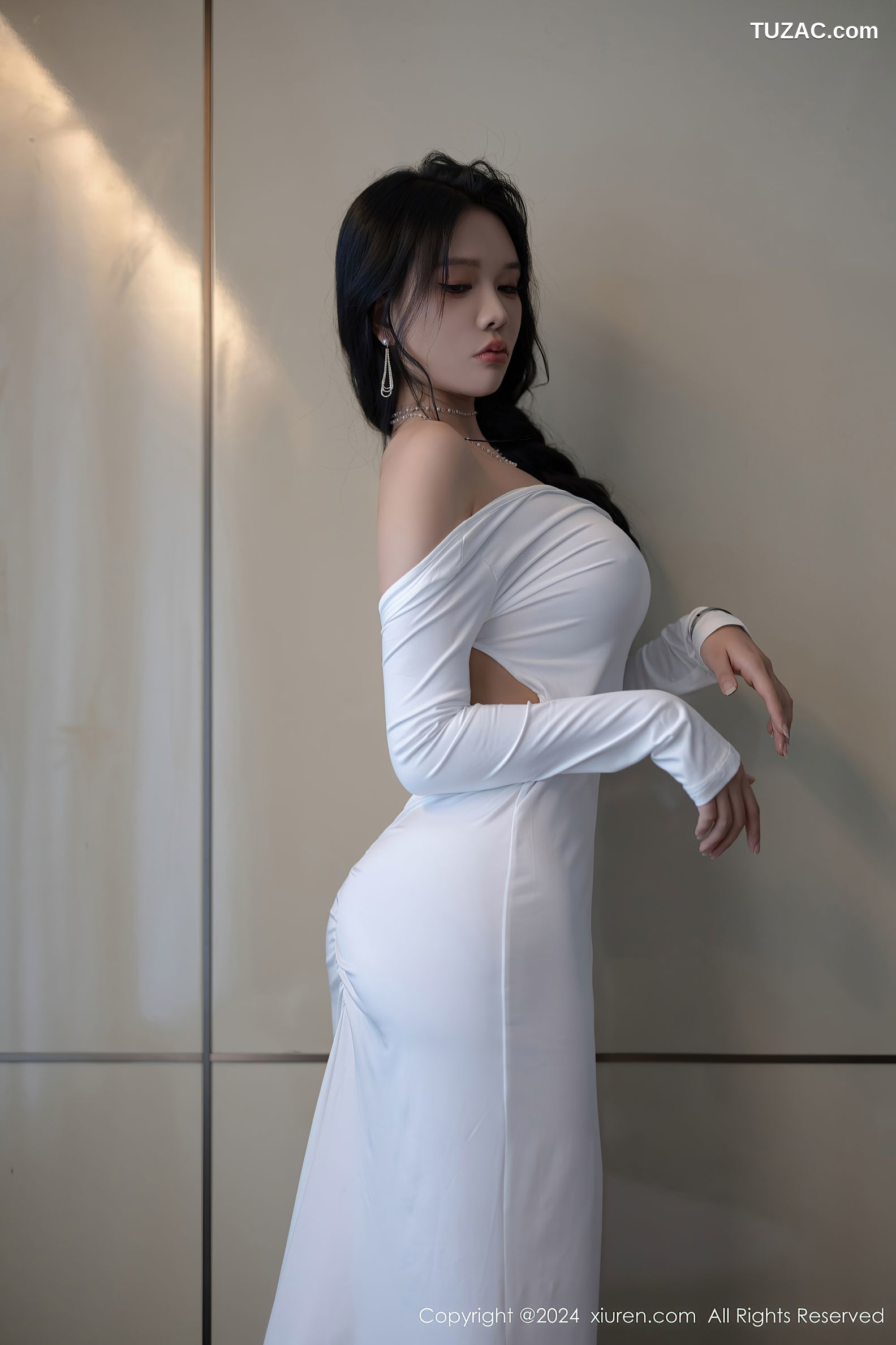 XiuRen秀人网-9115-娜比-白色紧身长裙-黑色情趣内衣黑丝-2024.09.05