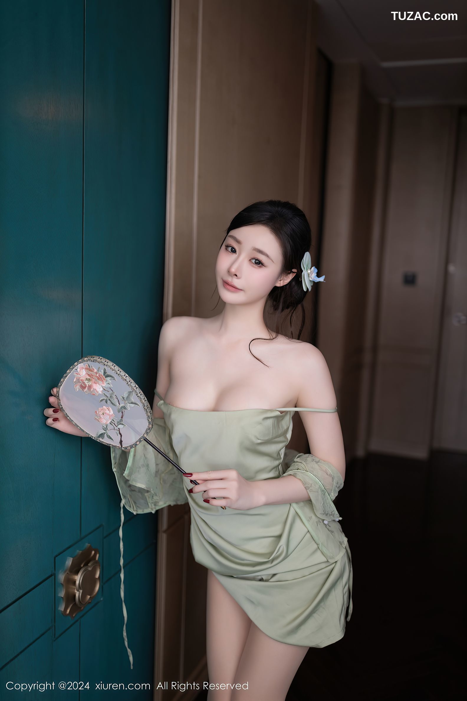 XiuRen秀人网-9124-小逗逗-民国风淡绿旗袍淡绿透视薄纱亵衣爆乳-2024.09.06
