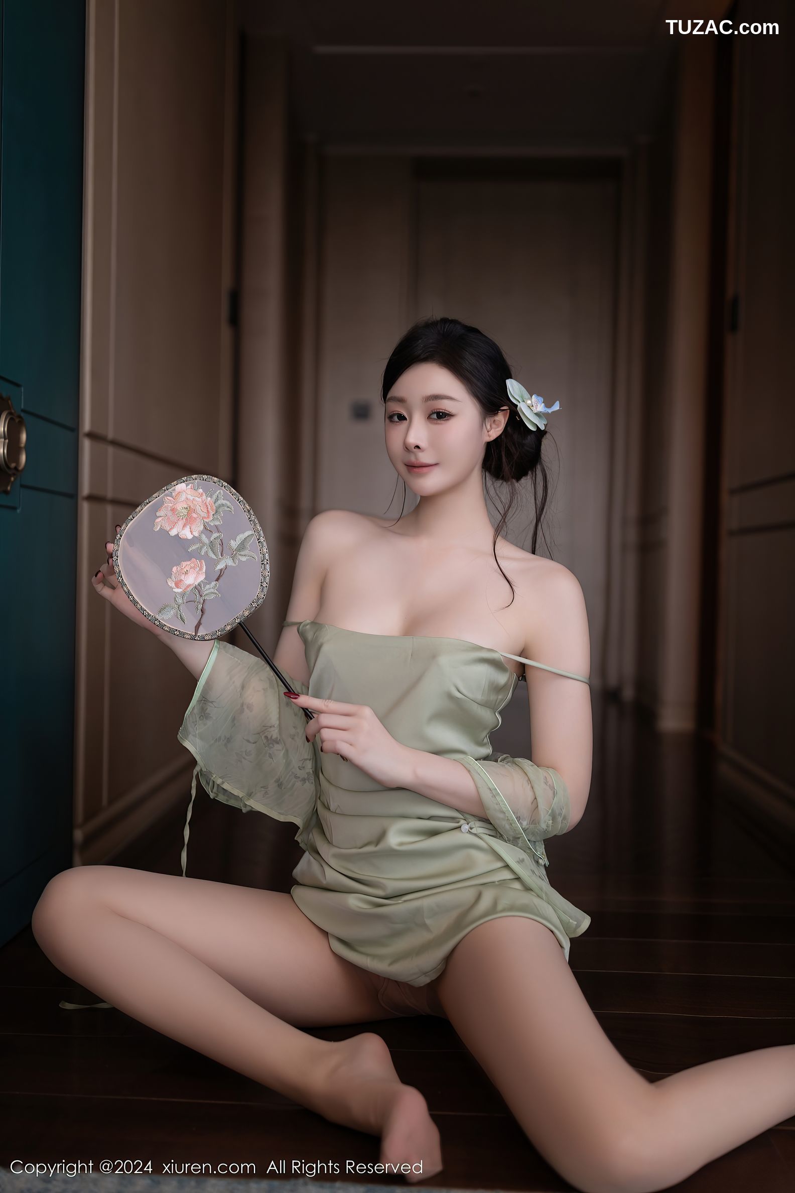 XiuRen秀人网-9124-小逗逗-民国风淡绿旗袍淡绿透视薄纱亵衣爆乳-2024.09.06
