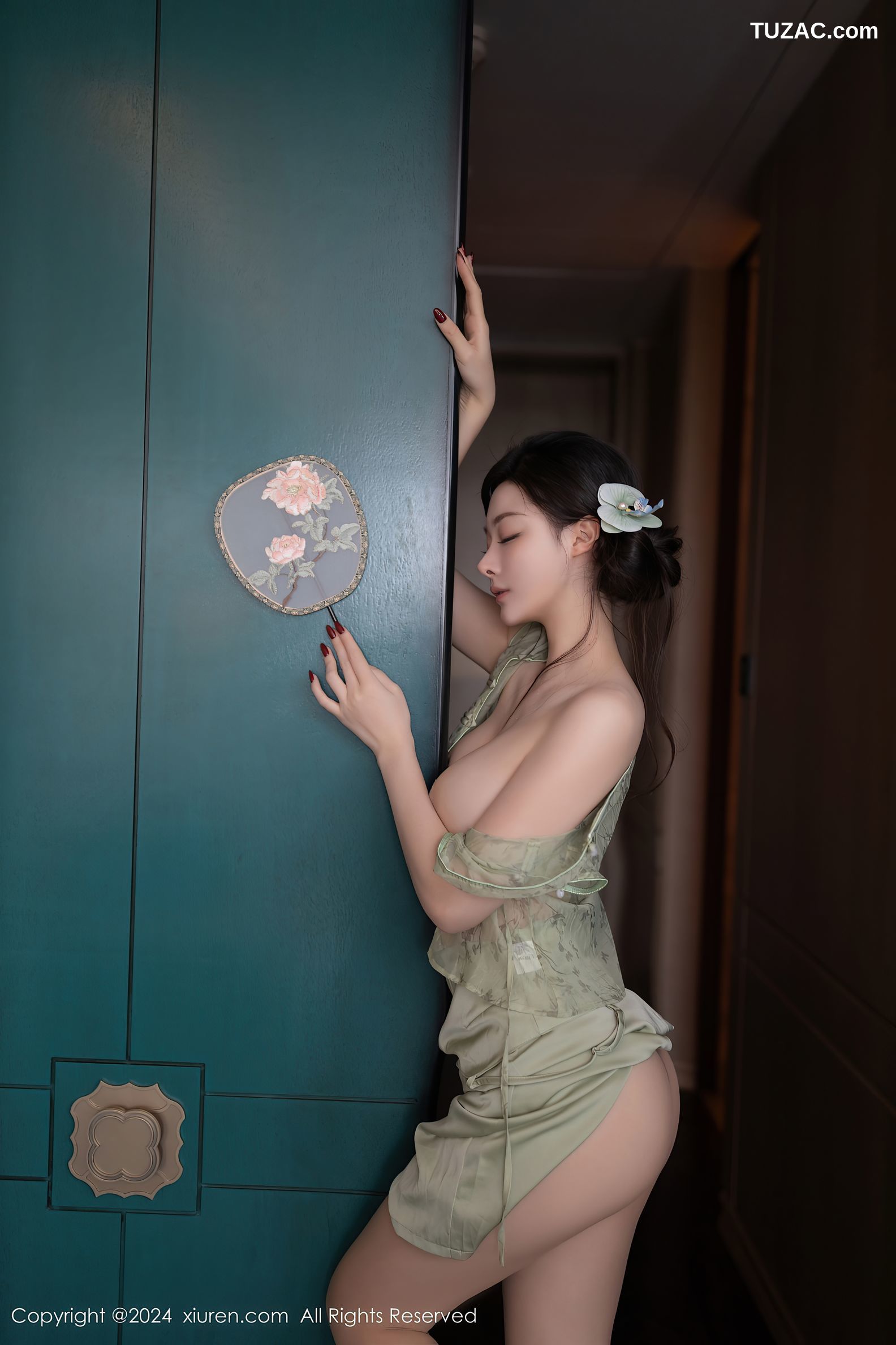 XiuRen秀人网-9124-小逗逗-民国风淡绿旗袍淡绿透视薄纱亵衣爆乳-2024.09.06