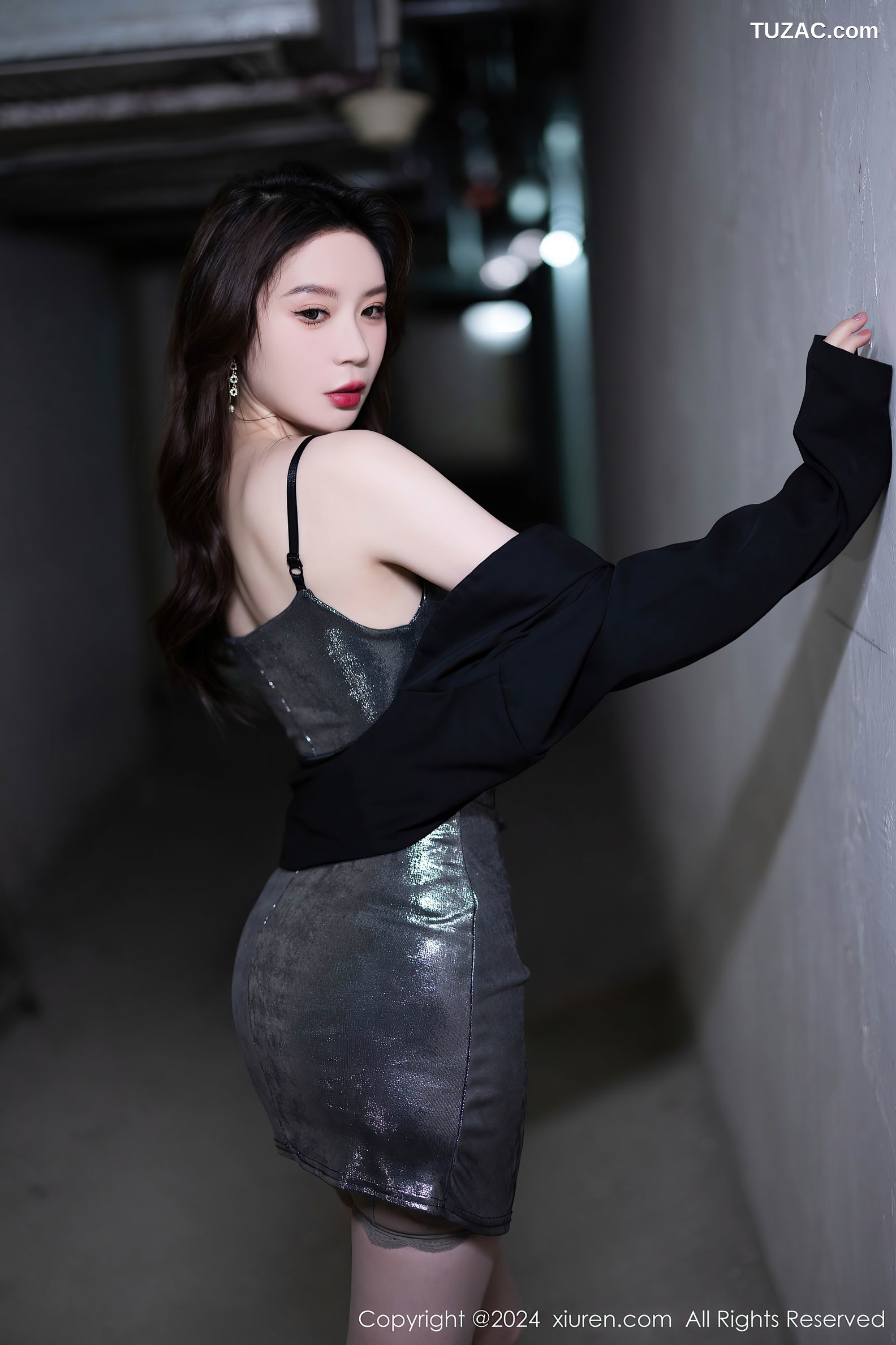 XiuRen秀人网-9137-梦心玥-深灰色吊带短裙-白色轻透情趣内衣-2024.09.10