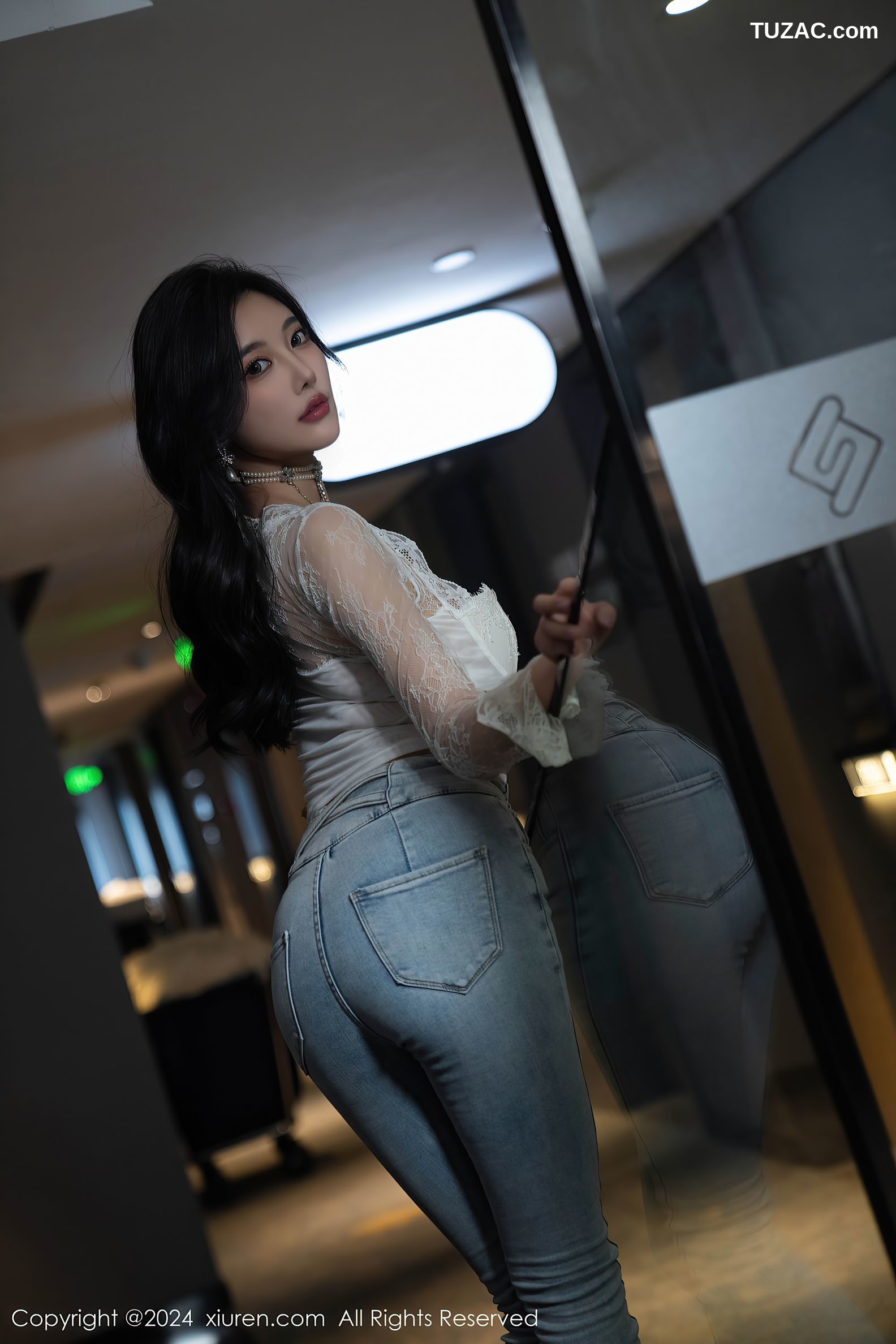XiuRen秀人网-9140-杨晨晨Yome-白蕾丝T恤牛仔裤白色情趣女仆服-2024.09.10