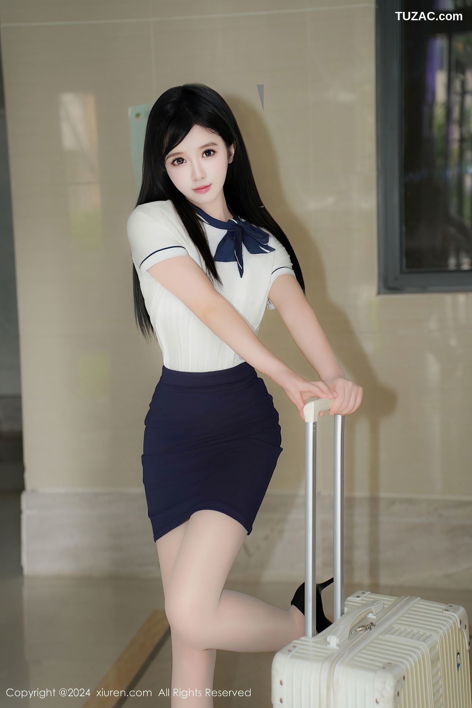 XiuRen秀人网-9154-于诺诺ise-白衫深蓝短裙空姐肉丝-2024.09.13