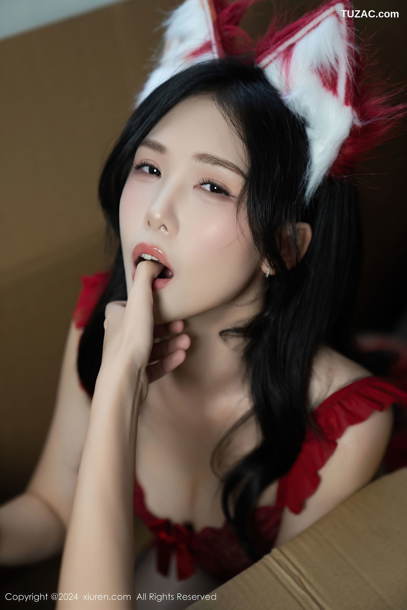 XiuRen秀人网-9156-利世-纸箱中的小狐狸-红色蕾丝情趣内衣-2024.09.13