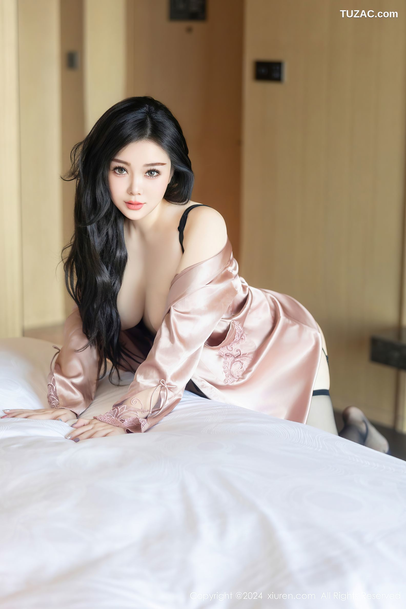 XiuRen秀人网-9159-白洁Bessie-淡紫缎睡衣黑蕾丝情趣内衣黑丝爆乳-2024.09.14
