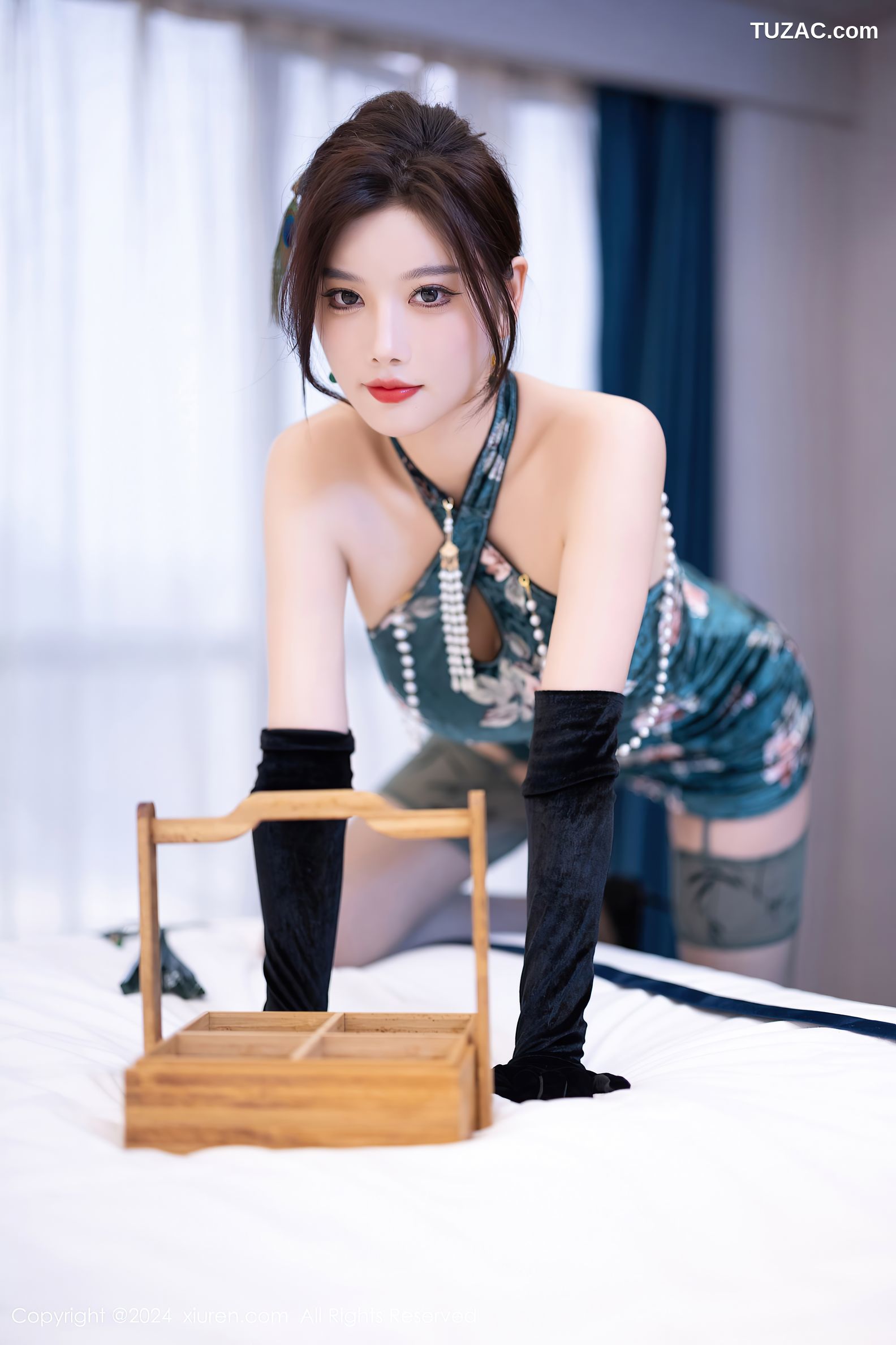 XiuRen秀人网-9165-杨晨晨Yome-墨绿短旗袍墨绿色内衣-2024.09.14