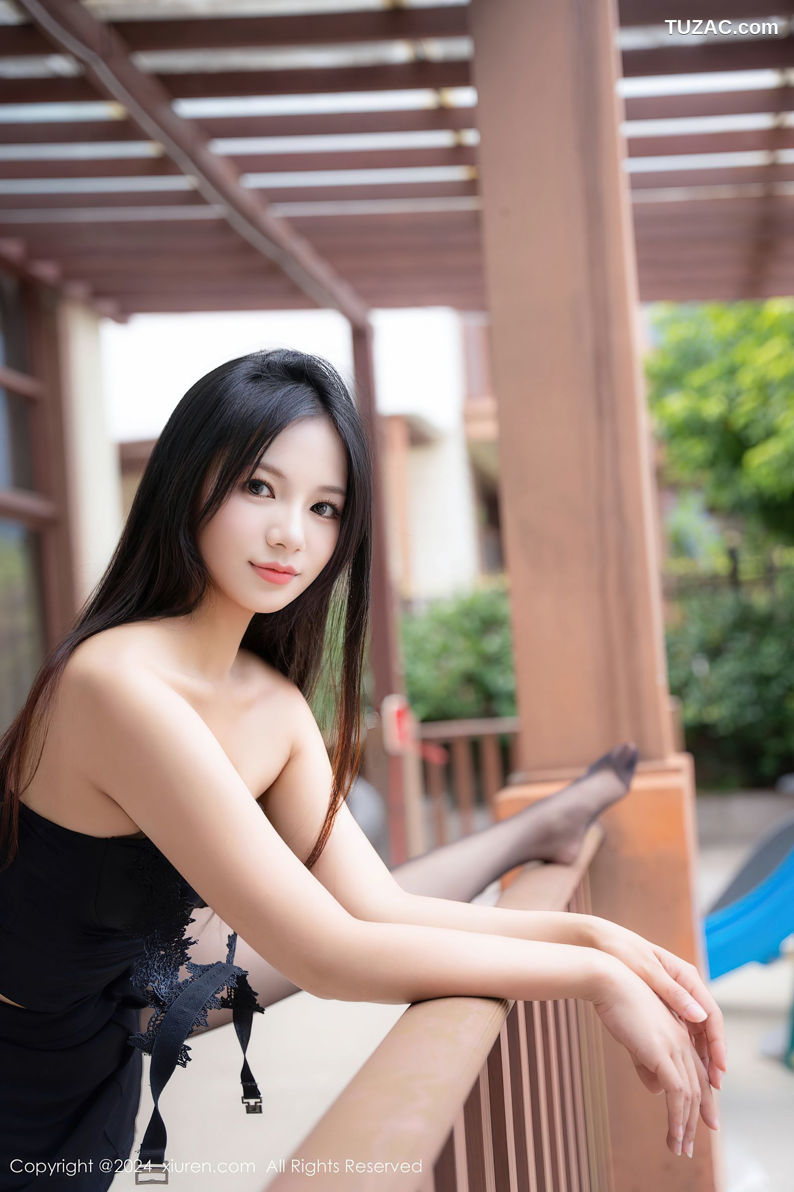 XiuRen秀人网-9191-奶茹-黑色抹胸黑短裙红蕾丝内裤黑丝-2024.09.23