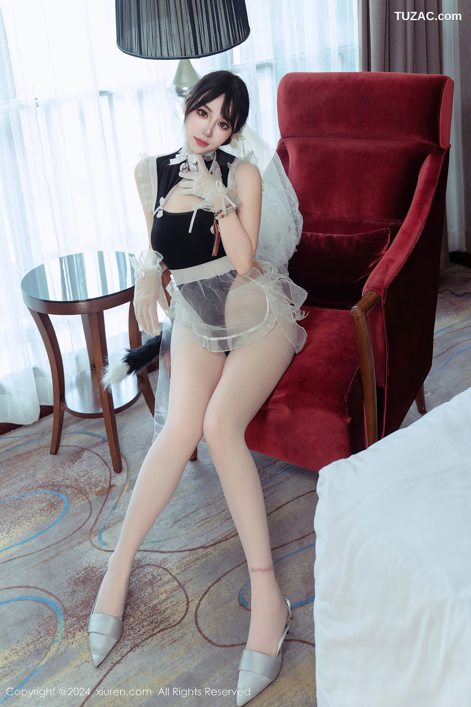 XiuRen秀人网-9197-汐汐爱吃草莓-猫系小女仆白纱爆乳-2024.09.24