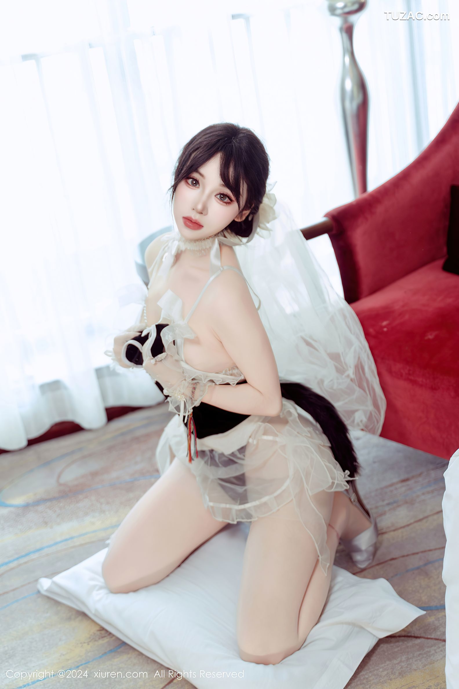 XiuRen秀人网-9197-汐汐爱吃草莓-猫系小女仆白纱爆乳-2024.09.24