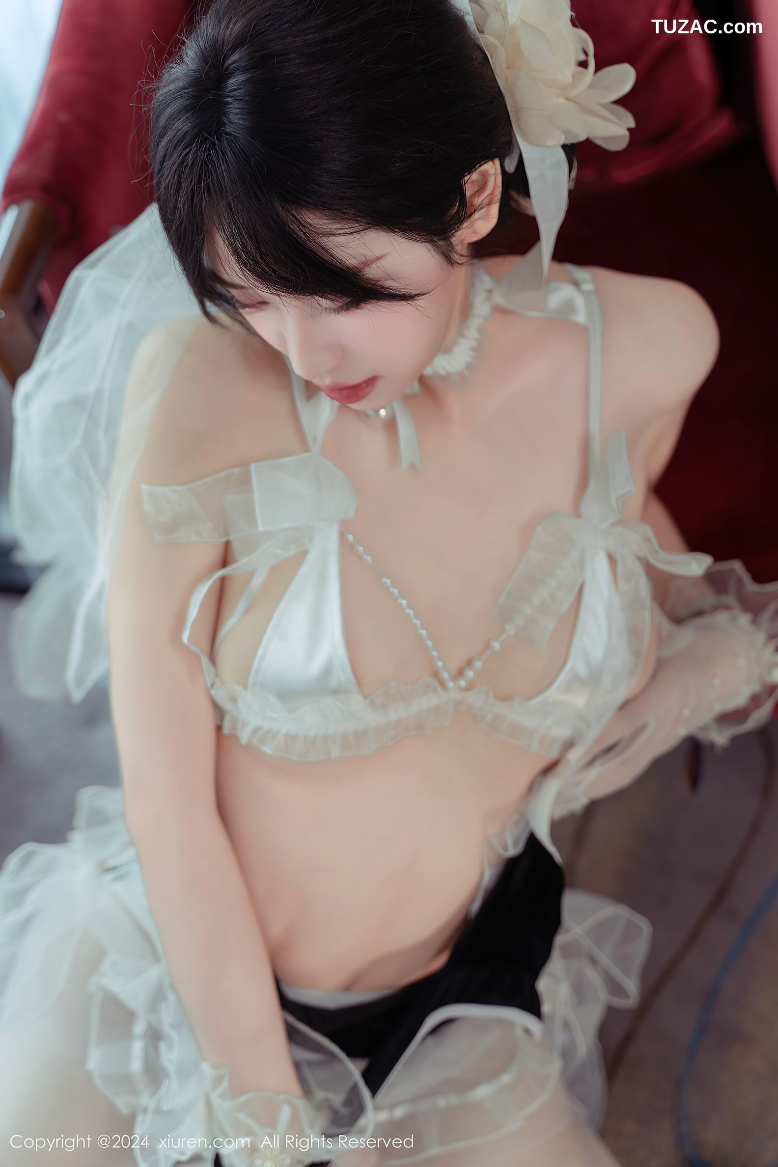 XiuRen秀人网-9197-汐汐爱吃草莓-猫系小女仆白纱爆乳-2024.09.24