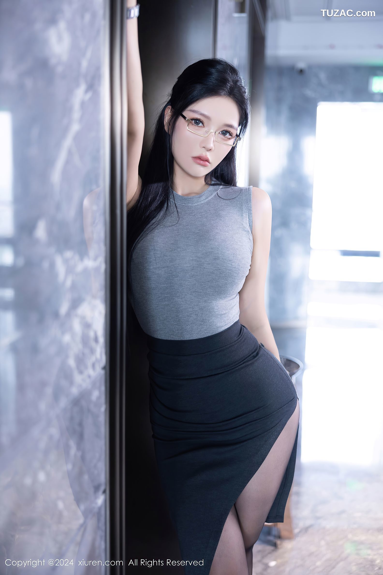 XiuRen秀人网-9203-娜比-灰T黑裙黑丝黑蕾丝内衣-2024.09.24