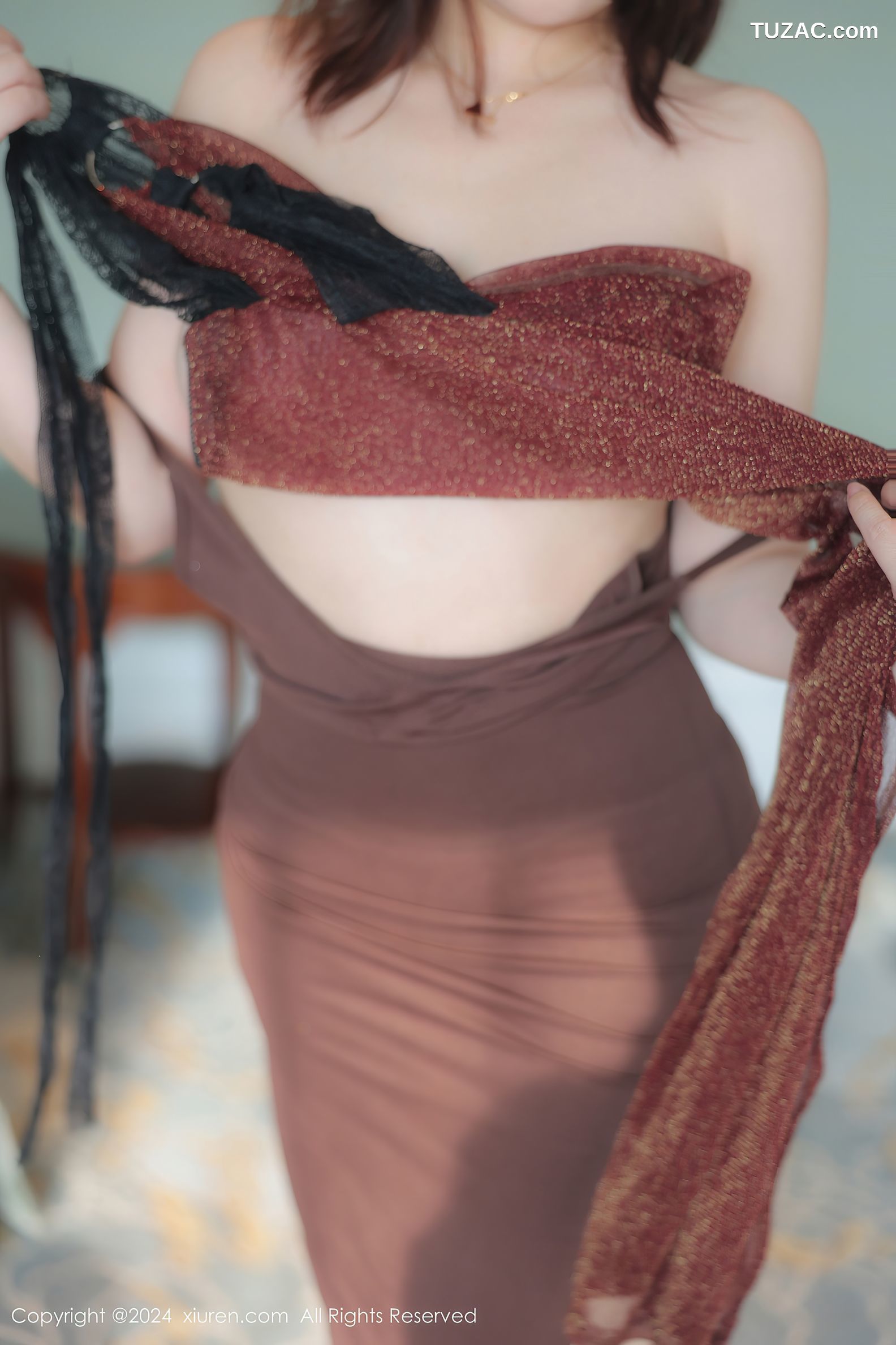 XiuRen秀人网-9205-麻布学妹-棕色连衣裙爆乳-2024.09.25