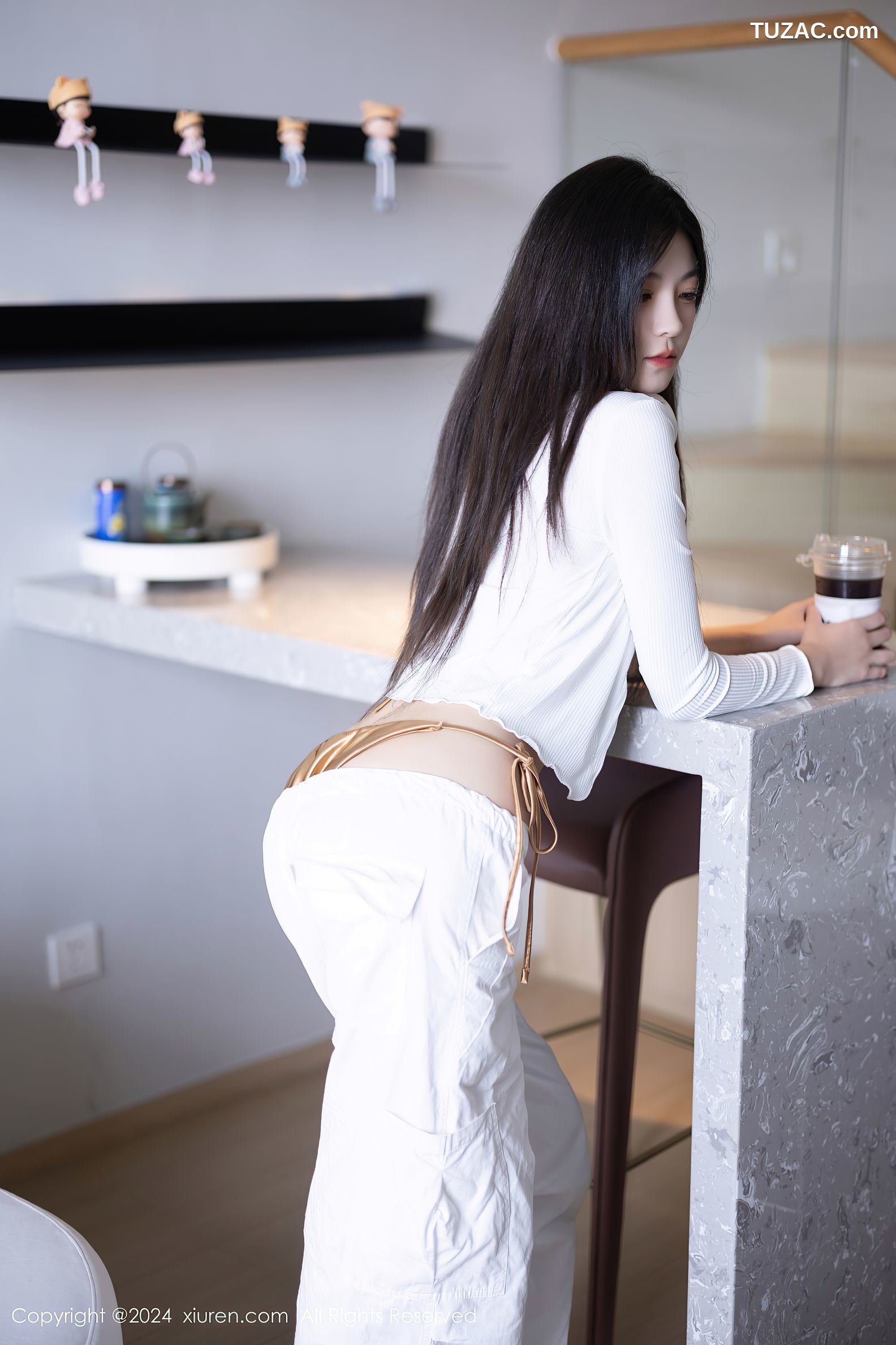 XiuRen秀人网-9262-初梦瑶-白衣白长裤金色内衣-红色睡衣-2024.10.10