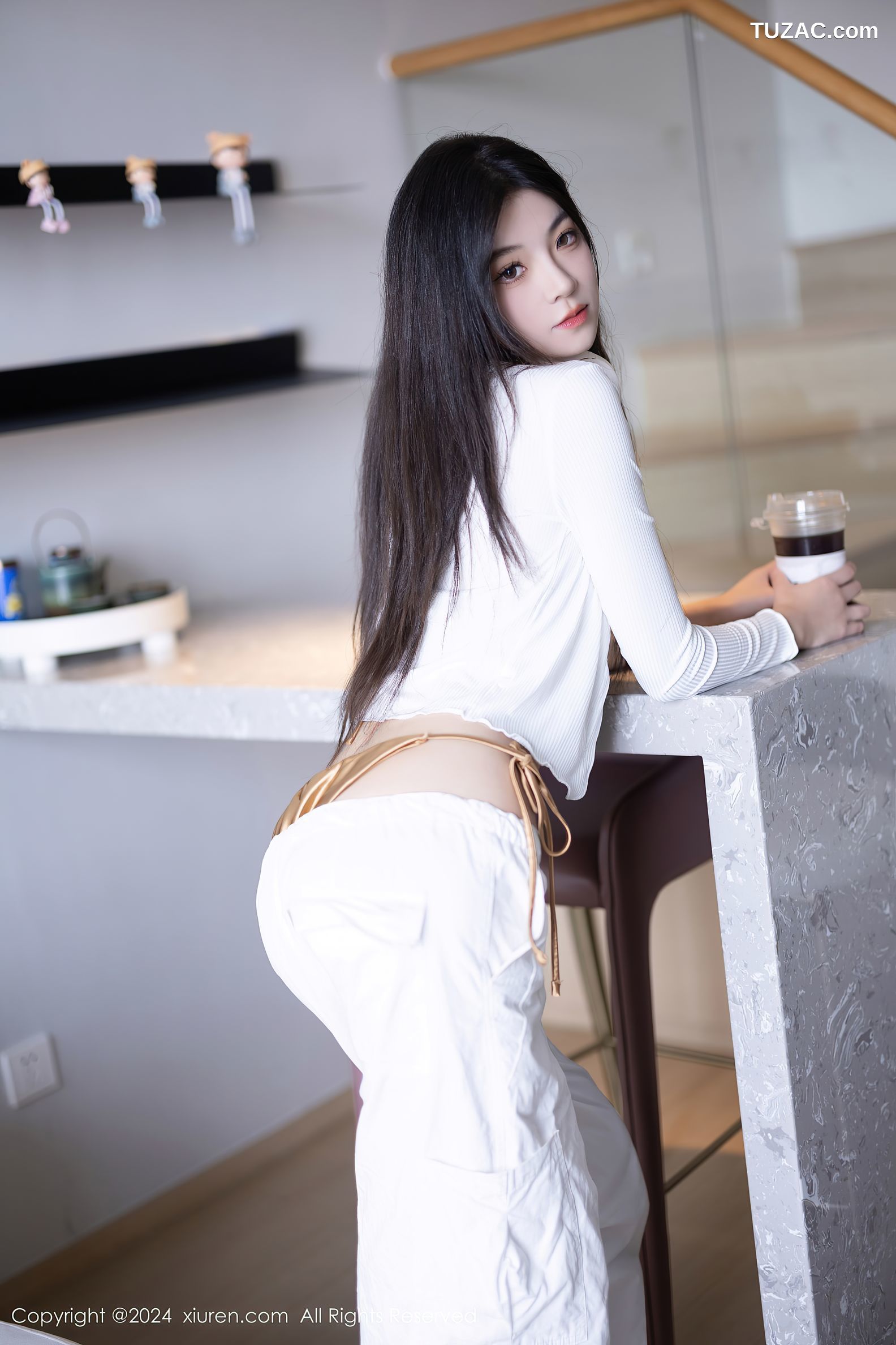 XiuRen秀人网-9262-初梦瑶-白衣白长裤金色内衣-红色睡衣-2024.10.10