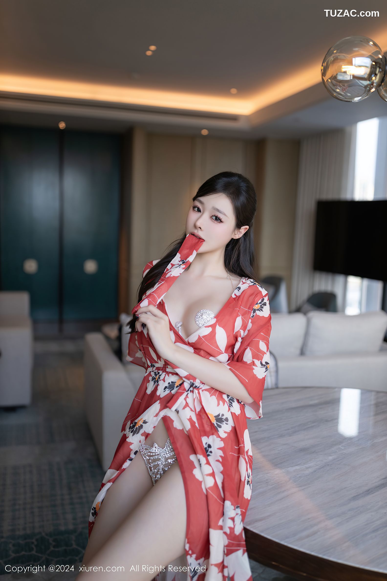 XiuRen秀人网-9270-小逗逗-红色印花和服爆乳-2024.10.11