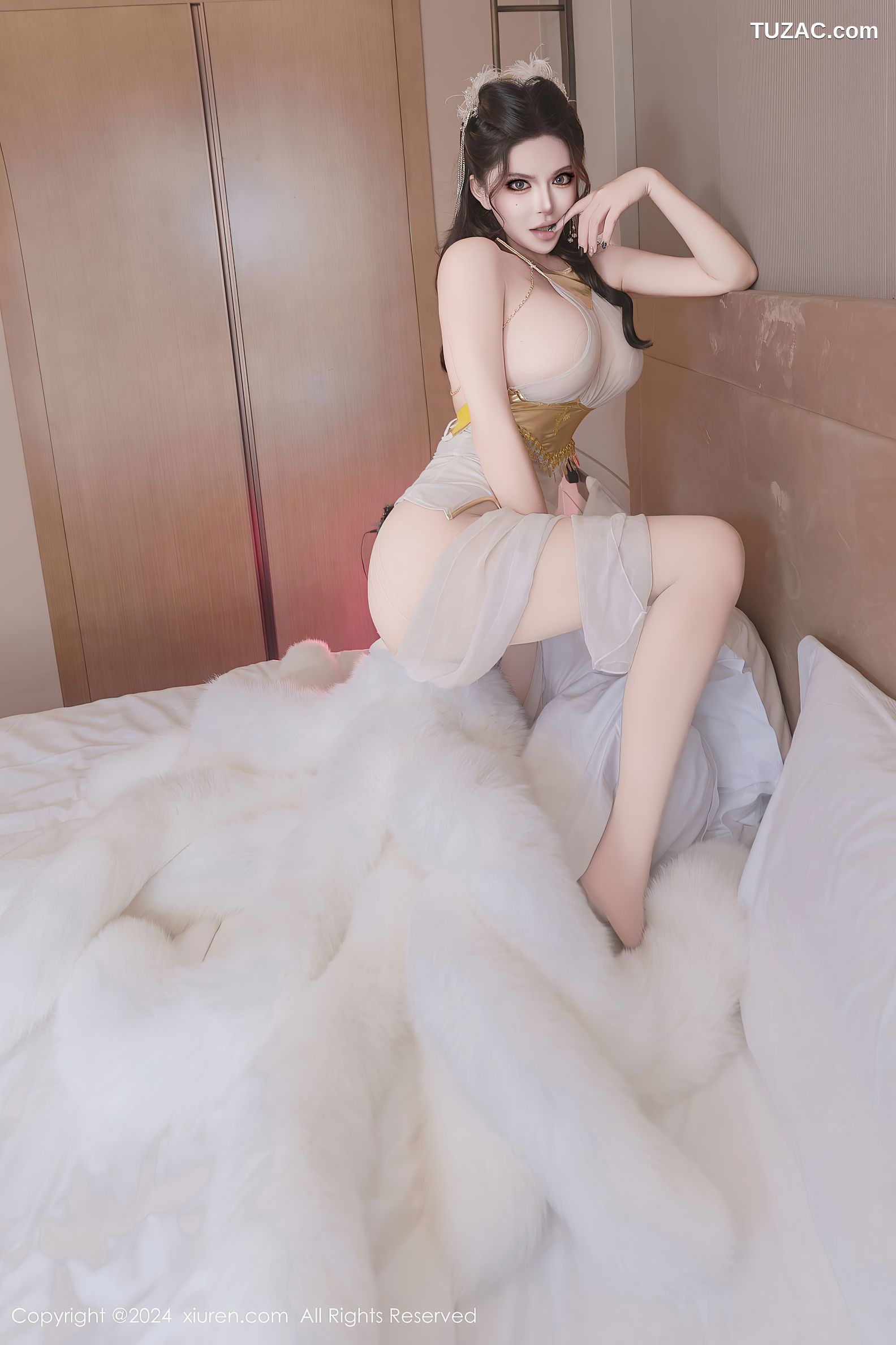 XiuRen秀人网-9286-伊丽莎有点白-九尾狐轻透白纱衣爆乳-2024.10.15