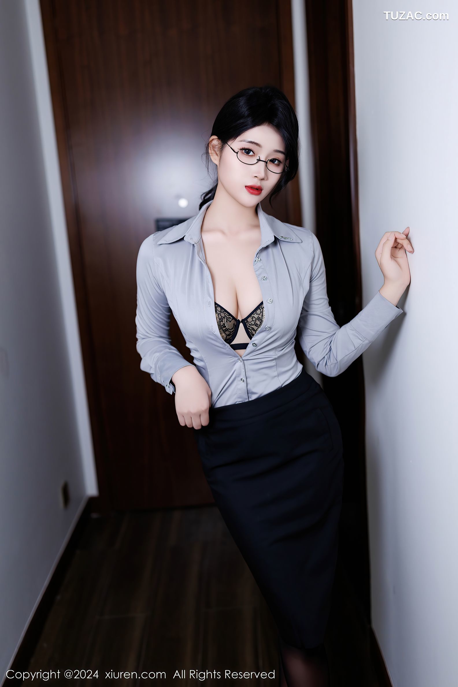 XiuRen秀人网-9567-南乔-OL灰衬衫黑色短裙黑色内衣黑丝-2024.12.09