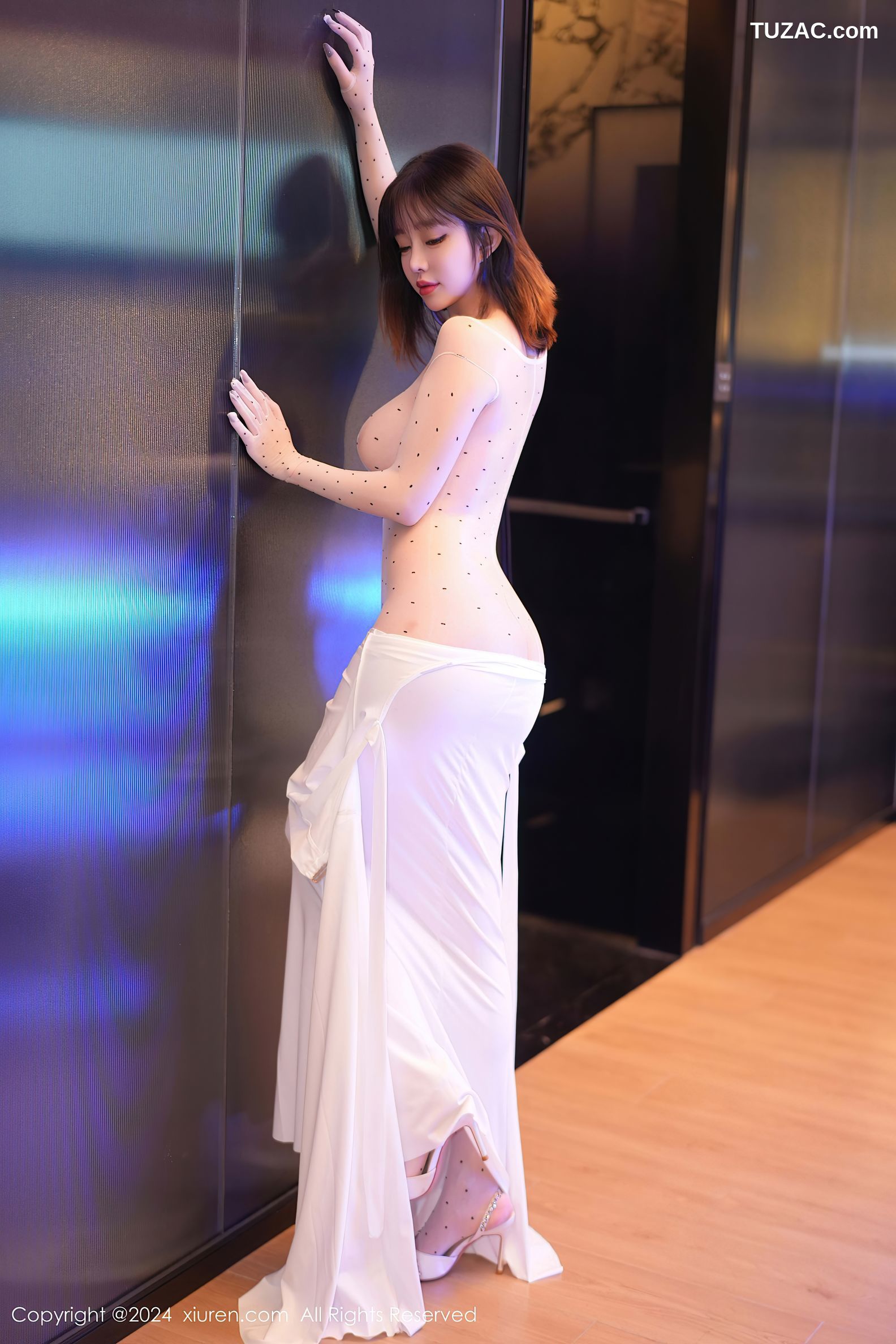 XiuRen秀人网-9629-王雨纯-万圣节白裙-透视白丝连体袜爆乳-2024.12.20