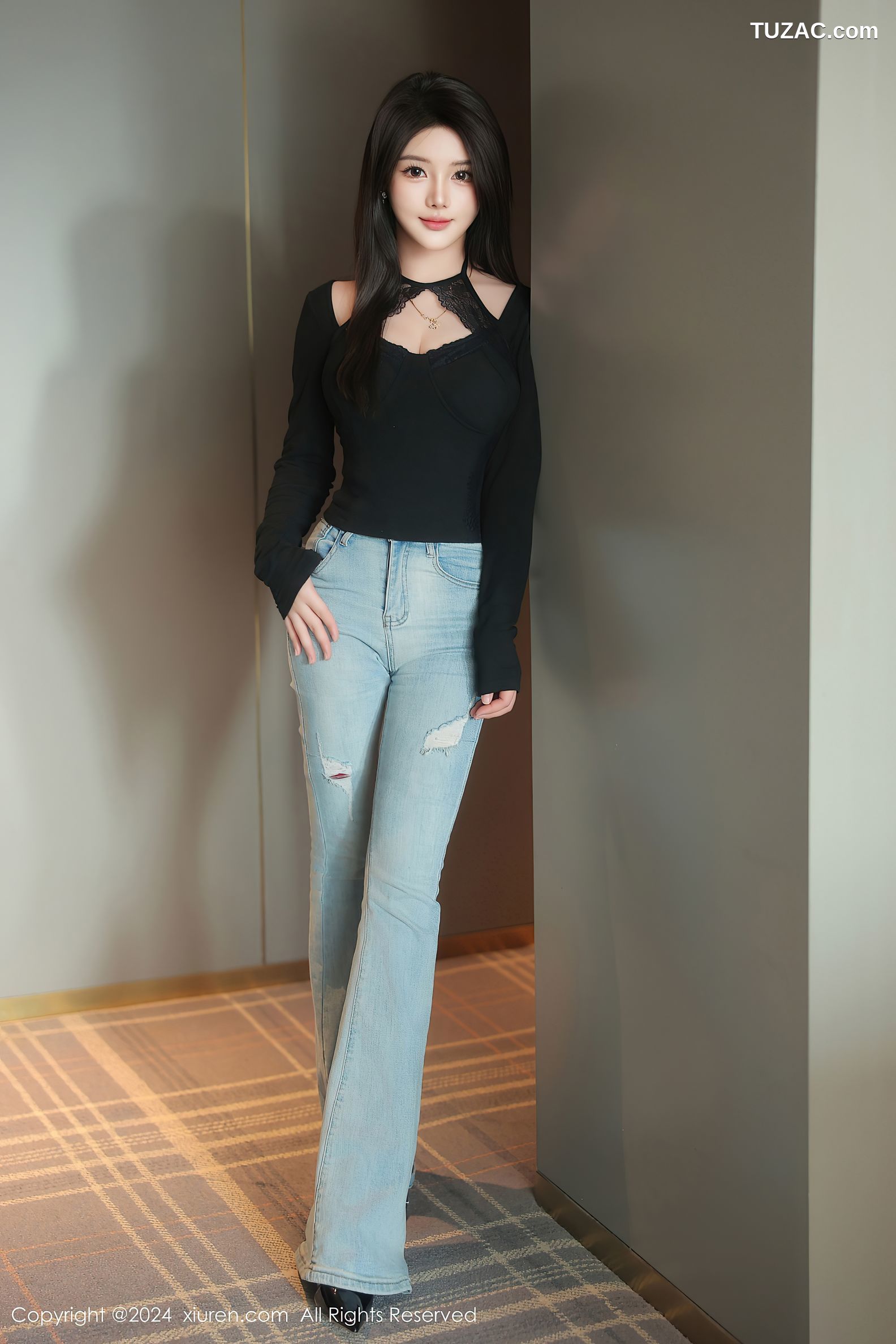 XiuRen秀人网-9666-爱酱里-黑T牛仔裤黑蕾丝内衣黑丝爆乳-2024.12.27