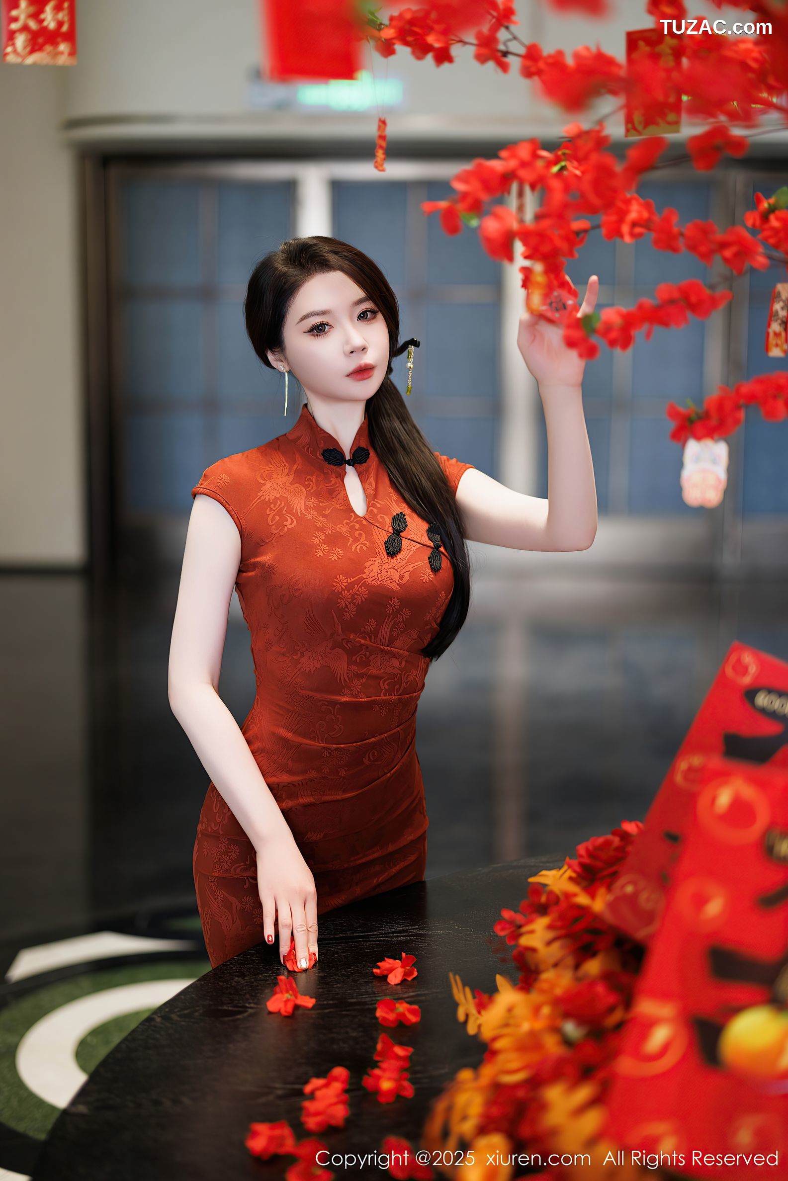 XiuRen秀人网-9812-梦心玥-红色旗袍红色内衣-2025.01.24