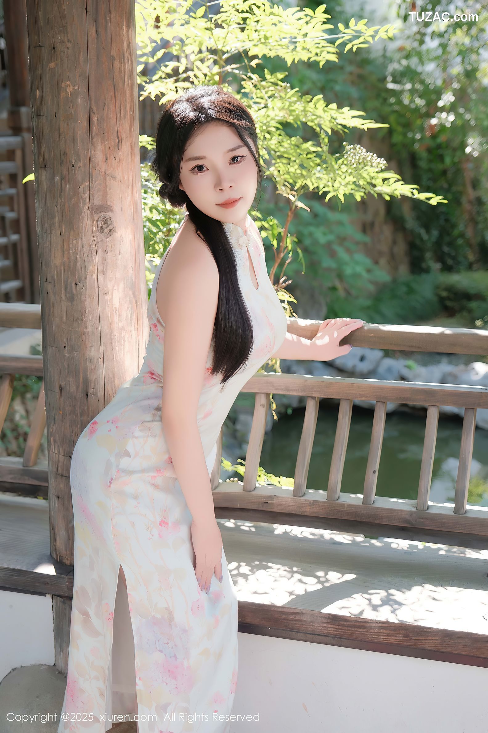 XiuRen秀人网-9893-麦田-牙青色印花旗袍肉丝爆乳-2025.02.17