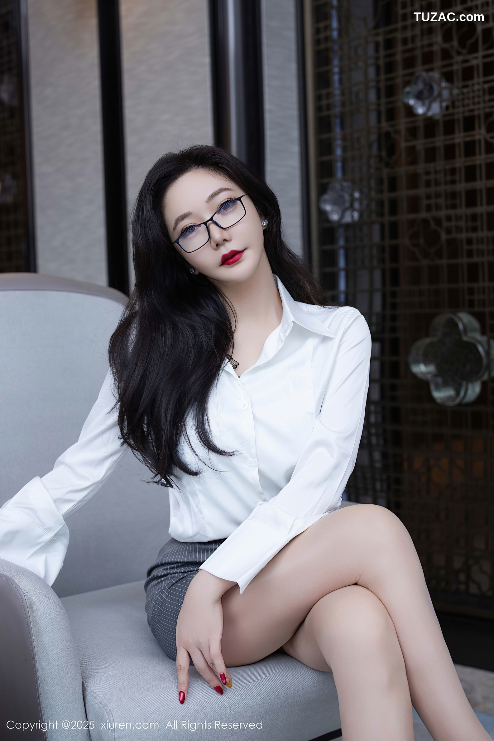XiuRen秀人网-9976-心妍小公主-OL白衬衫灰短裙浅灰蓝内衣爆乳-2025.03.06