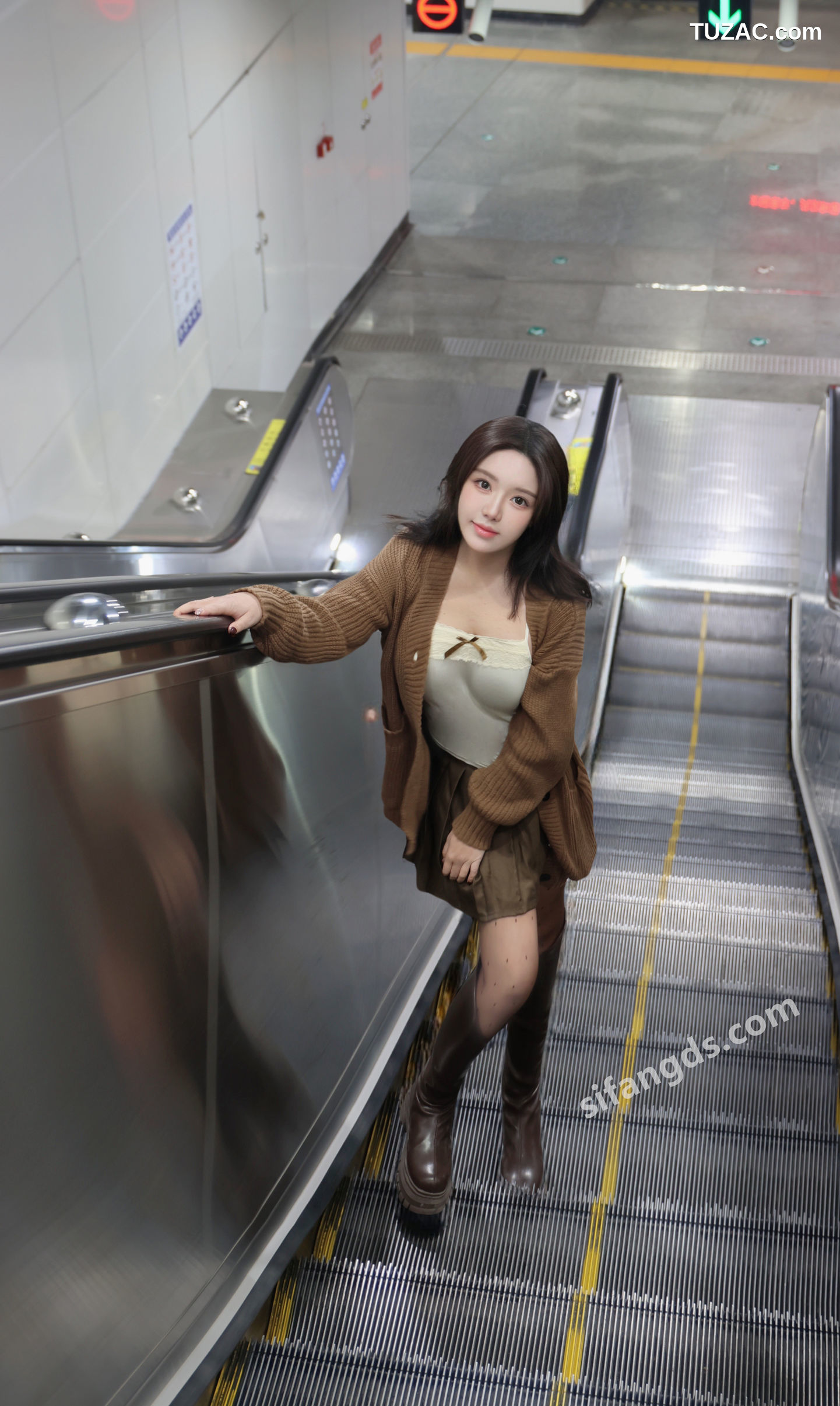 XR-Uncensored-小薯条nienie-25年首秀-地铁站露出-R18-XiuRen秀人网-9708-内购私拍