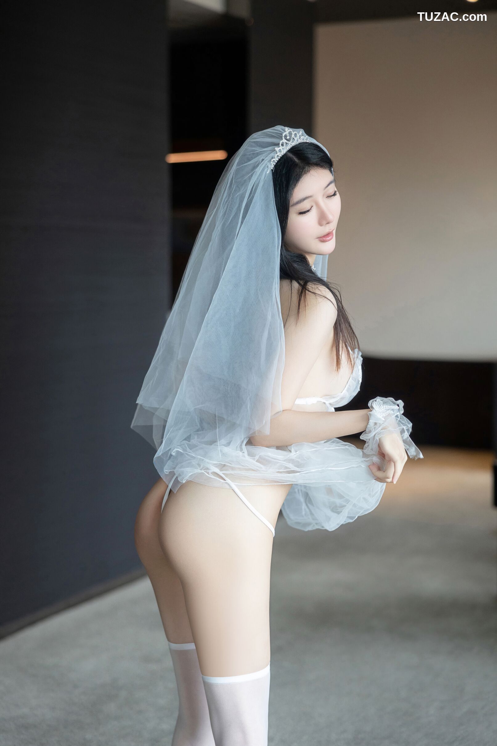 XR-Uncensored-幼幼-婚纱双跳蛋-XiuRen秀人网-7165-2023.07.31