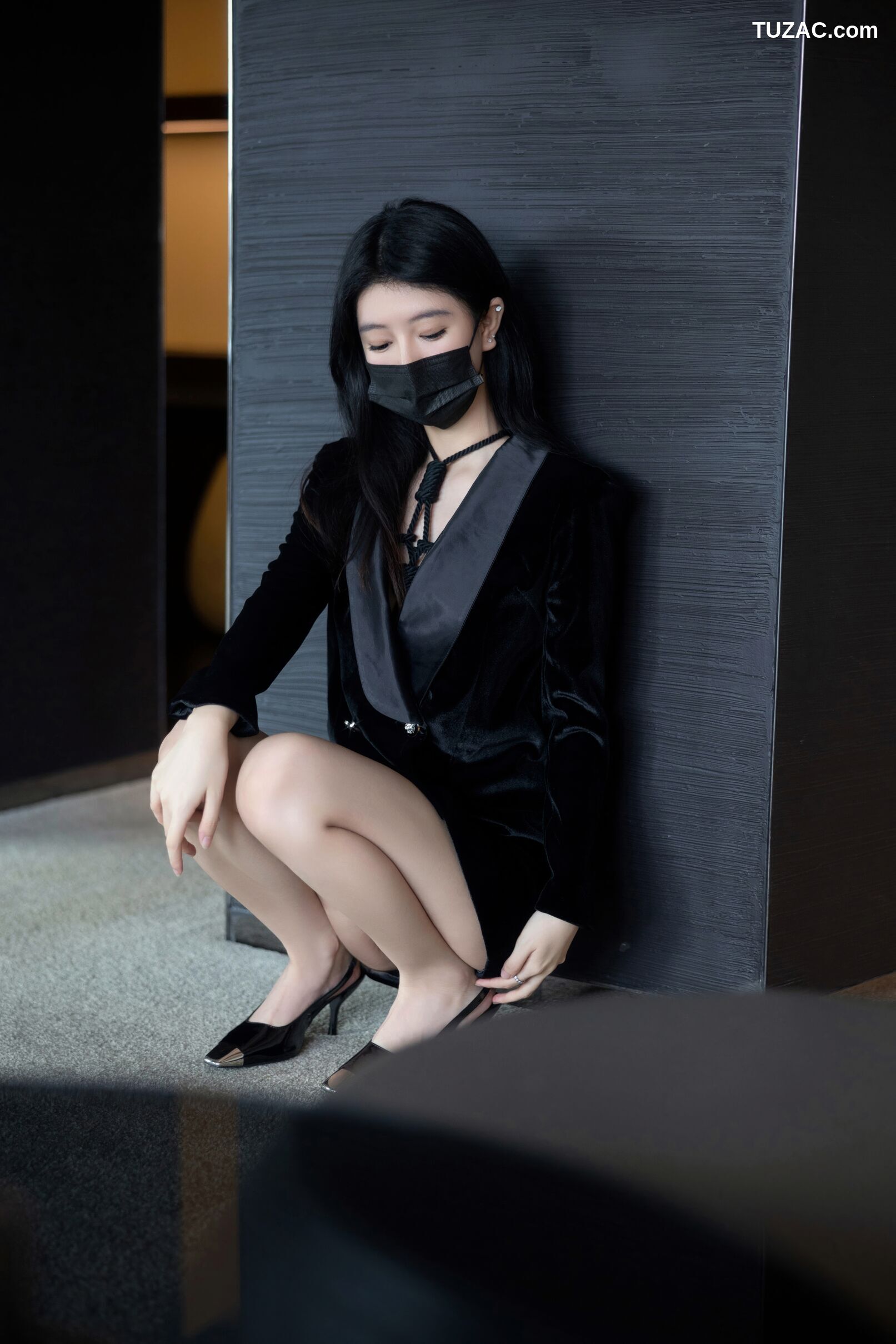 XR-Uncensored-幼幼-黑色绳缚-XiuRen秀人网-7121-2023.07.21