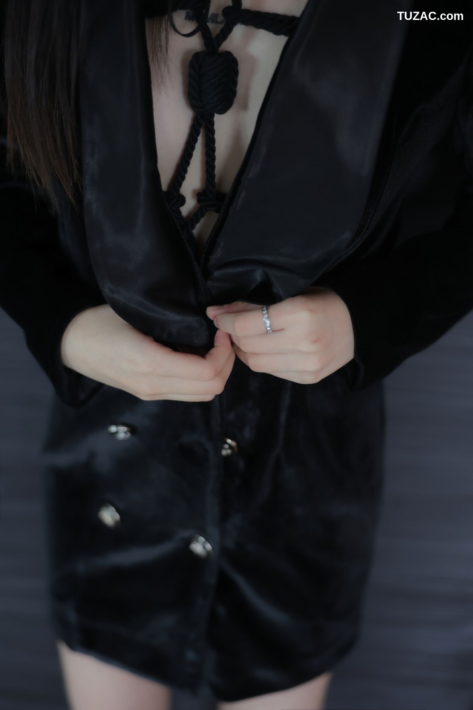 XR-Uncensored-幼幼-黑色绳缚-XiuRen秀人网-7121-2023.07.21