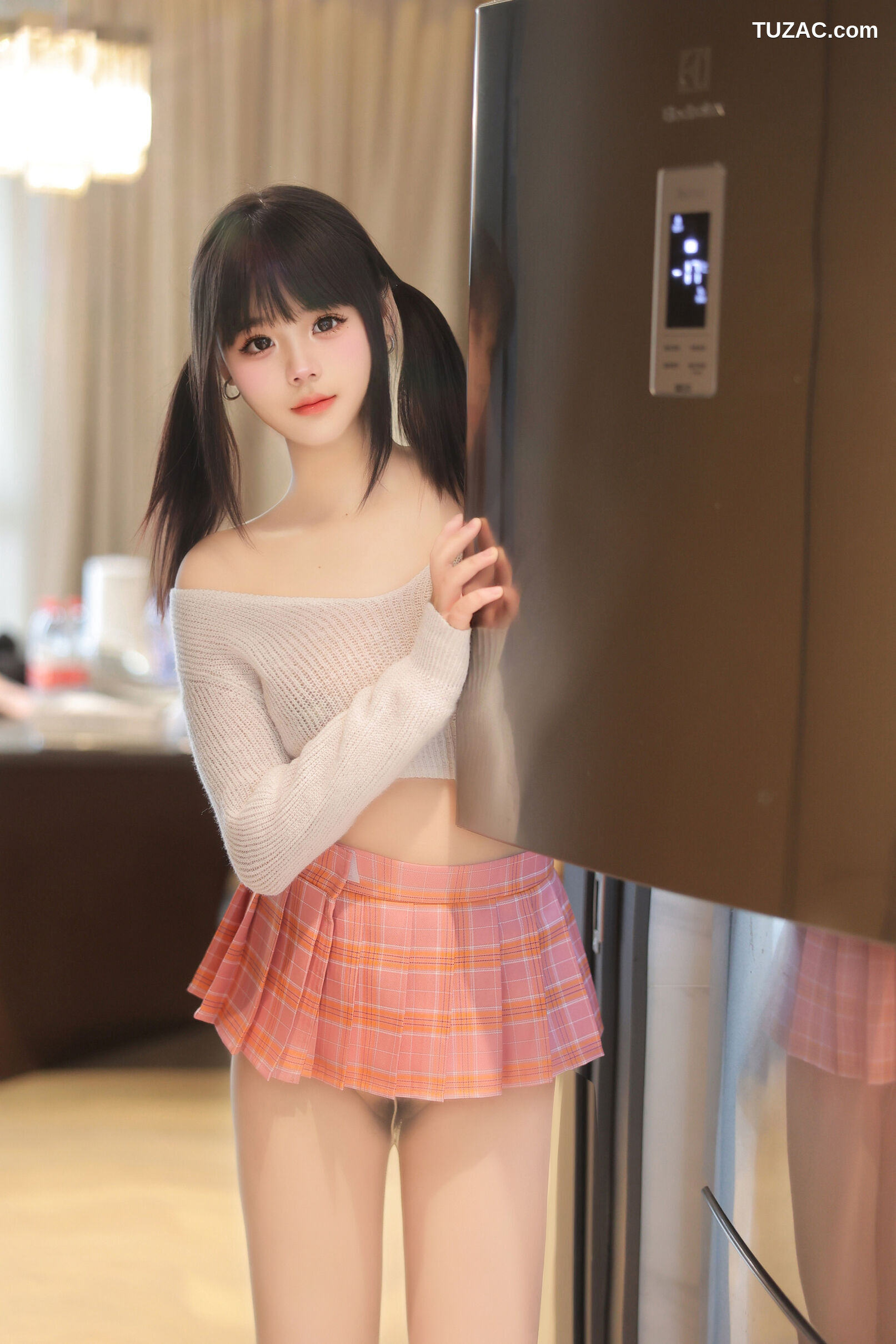 XR-Uncensored-徐若兮-新人首套-真空肉丝-内购无水印-XiuRen秀人网-8404-2024.04.17