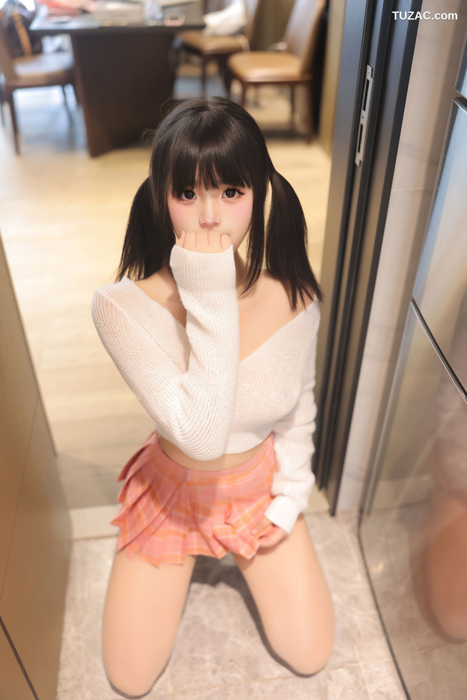 XR-Uncensored-徐若兮-新人首套-真空肉丝-内购无水印-XiuRen秀人网-8404-2024.04.17