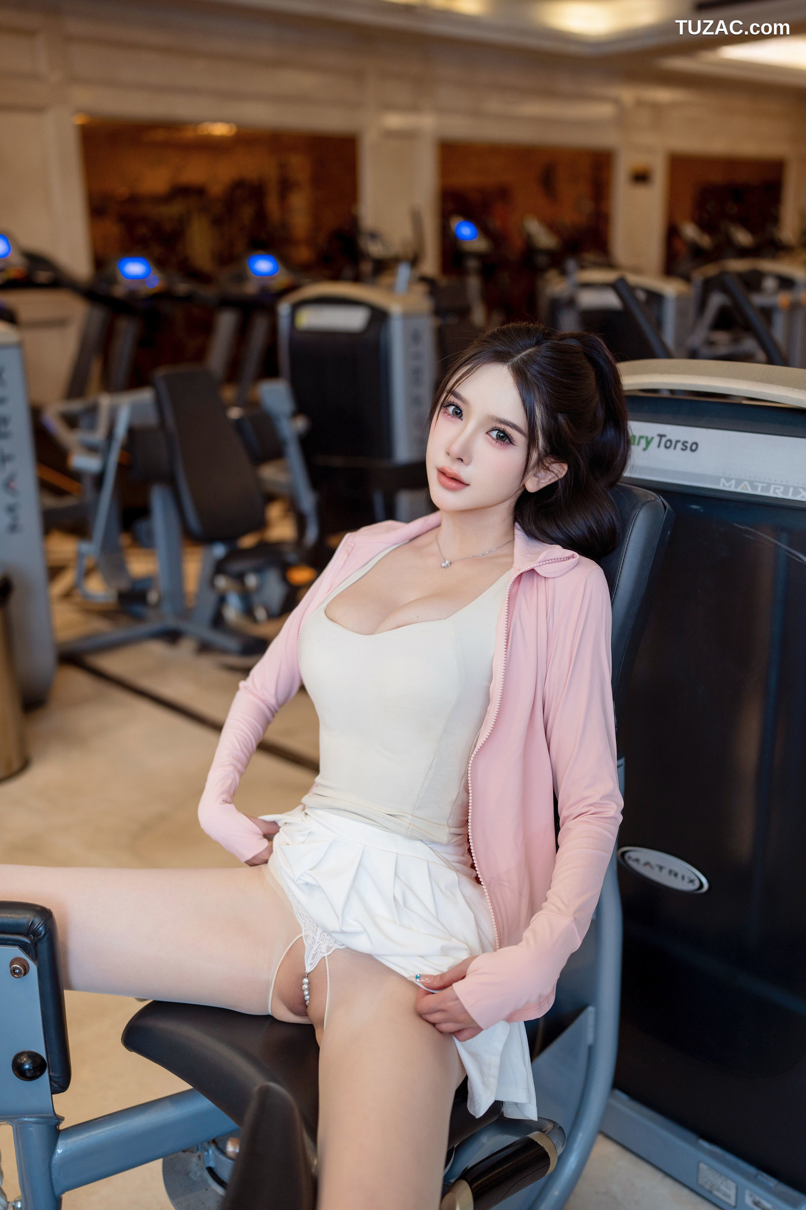 XR-Uncensored-李丽莎-健身房露出-XingYan星颜社-408-内购私拍-2025.09.30