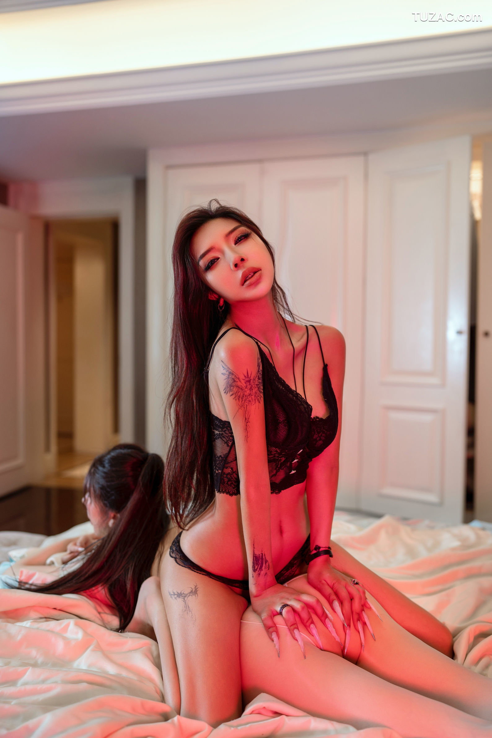 XR-Uncensored-李丽莎-健身房露出-XingYan星颜社-408-内购私拍-2025.09.30