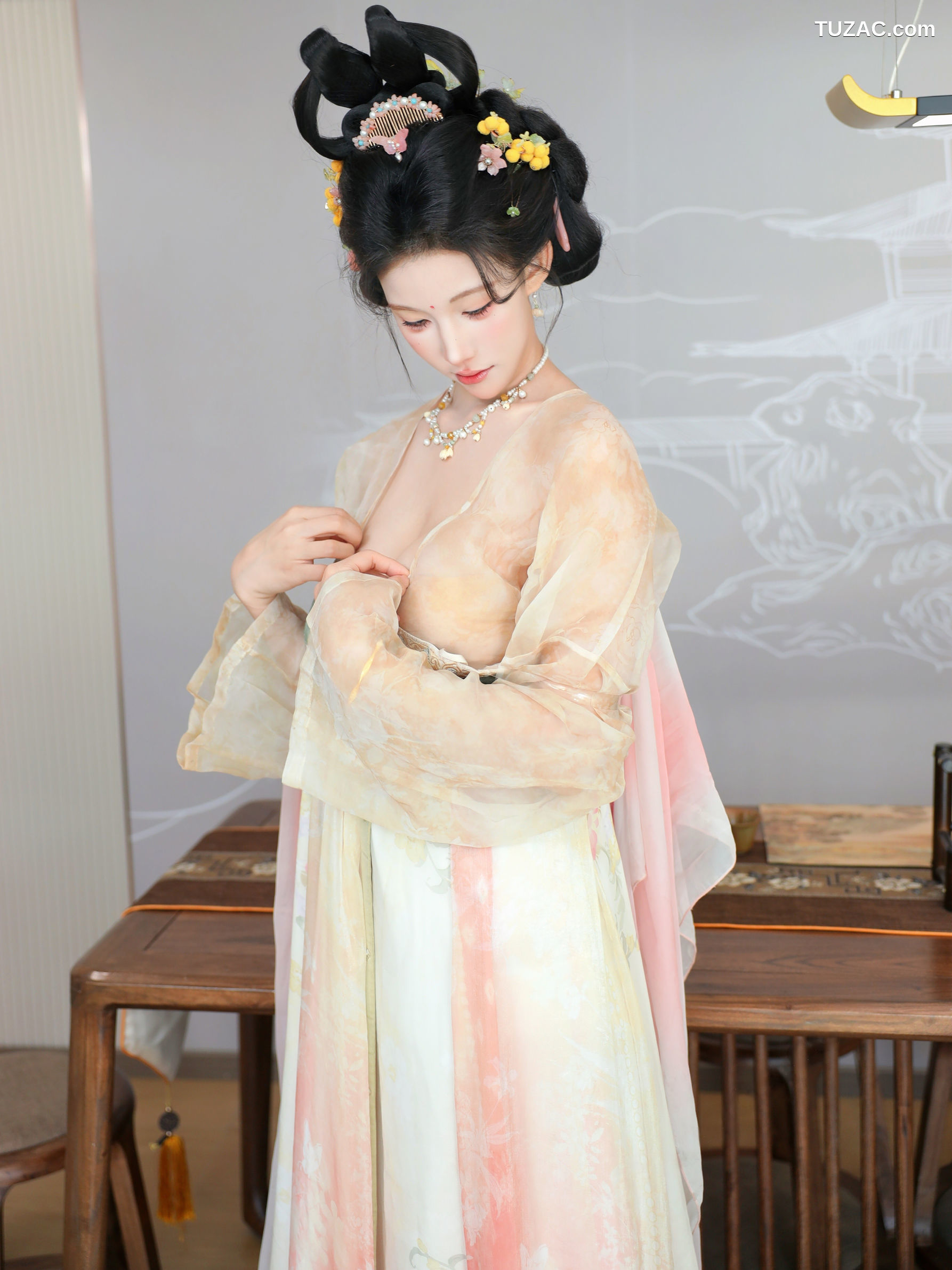 XR-Uncensored-梨霜儿-梦回大唐-XiuRen秀人网-10645-内购私拍-2025.08.13