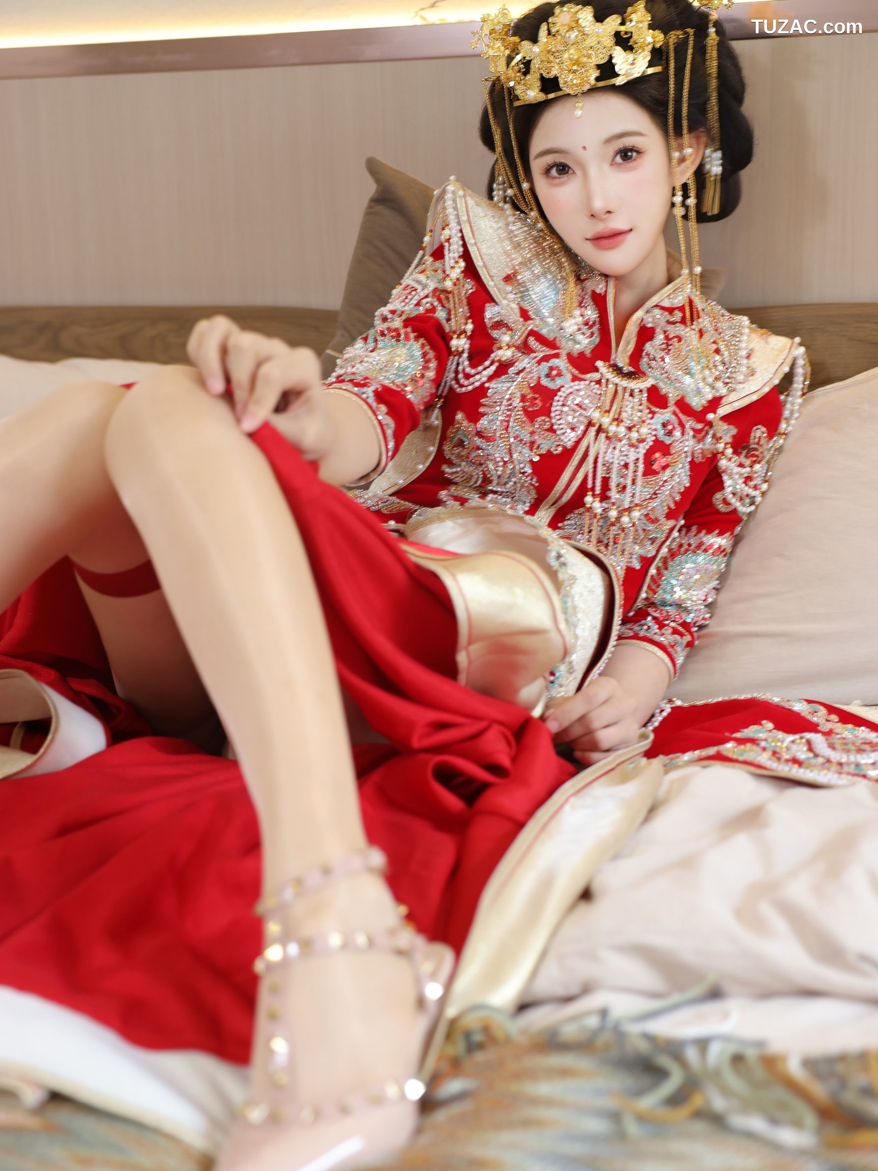 XR-Uncensored-梨霜儿-秀禾服-XiuRen秀人网-10742-内购私拍-2025.09.08