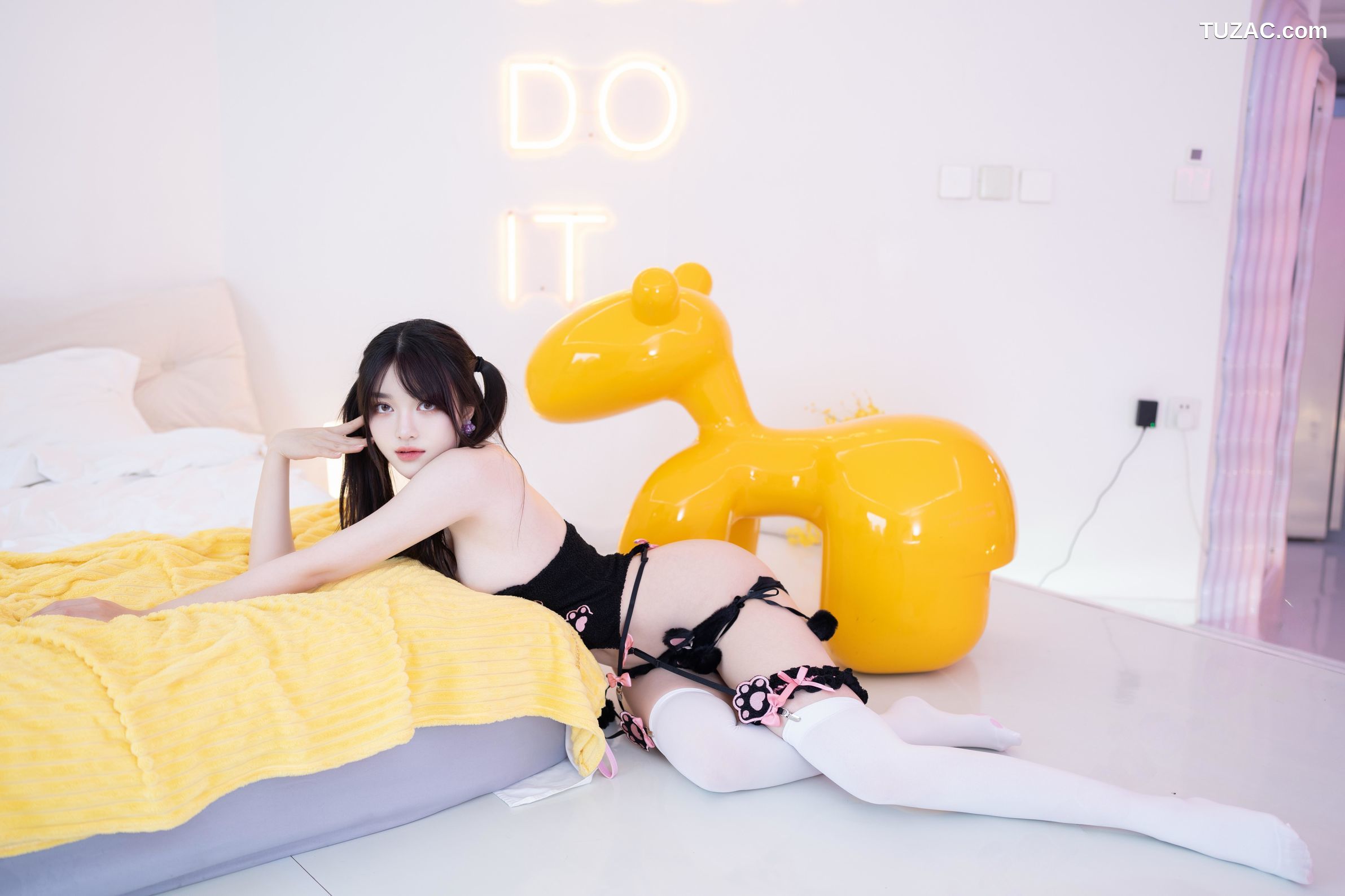 XR-Uncensored-白露lulu-情趣白丝童真套装-XingYan星颜社-349-黑色情趣内衣白丝爆乳-2025.05.22