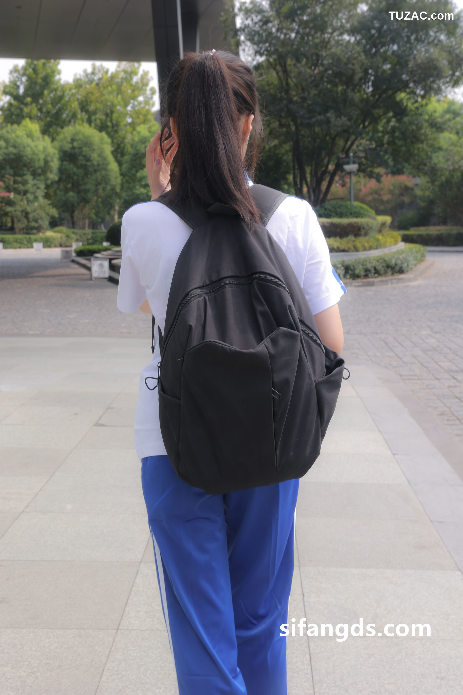 XR-Uncensored-蛋蛋宝-袁圆-双人JK学生装-XiuRen秀人网-9119-校服双少女姐妹花爆乳-2024.09.06