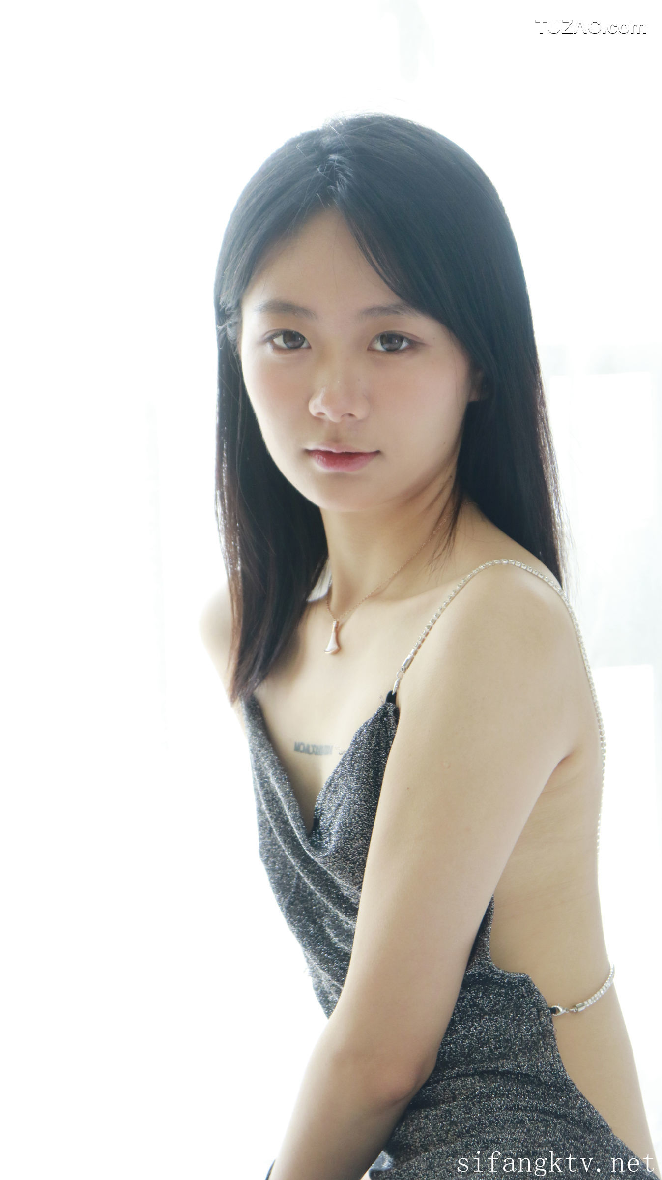 XR-Uncensored-谢小蒽-窗边的私语